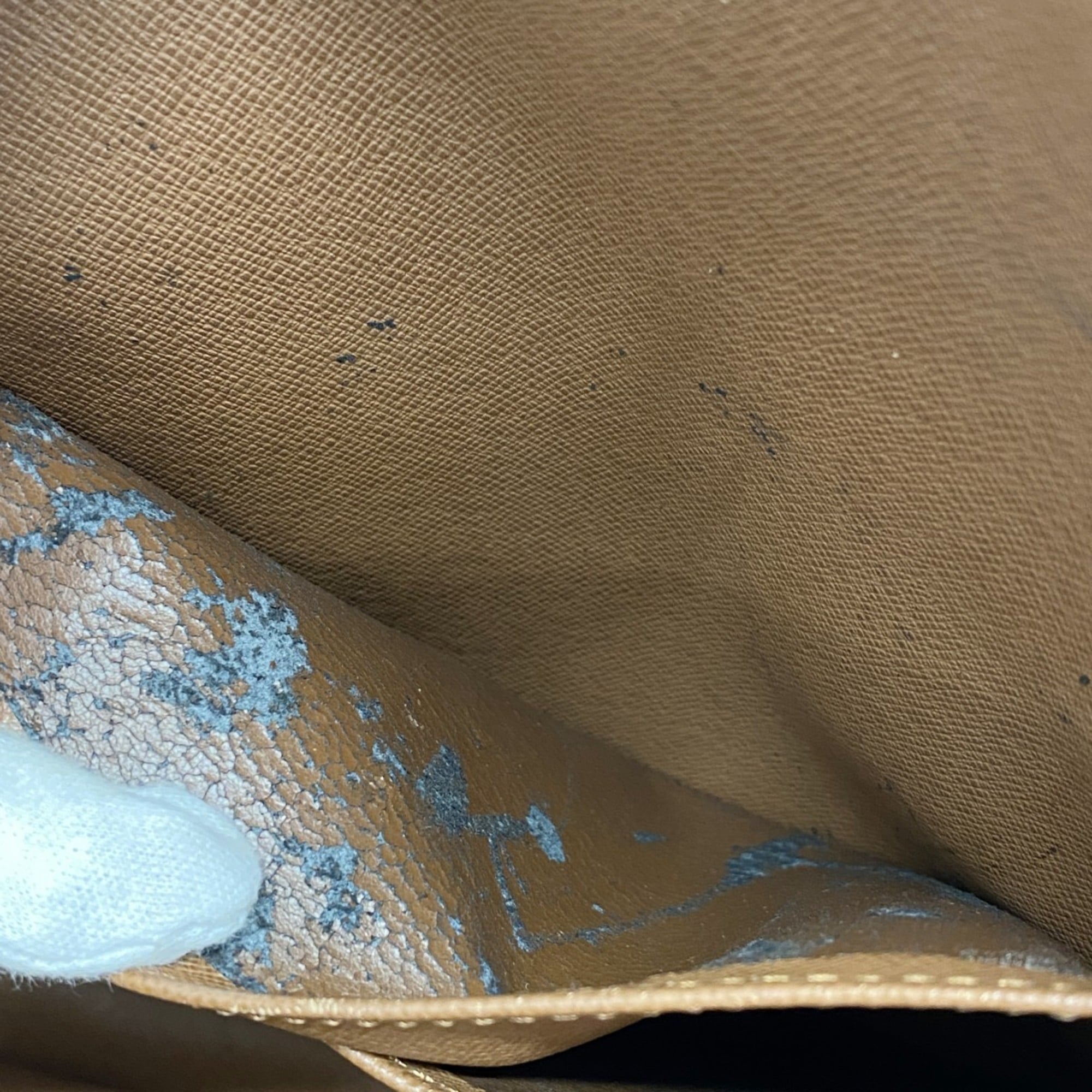 Louis Vuitton Brown Briefcase (Pre-Owned)