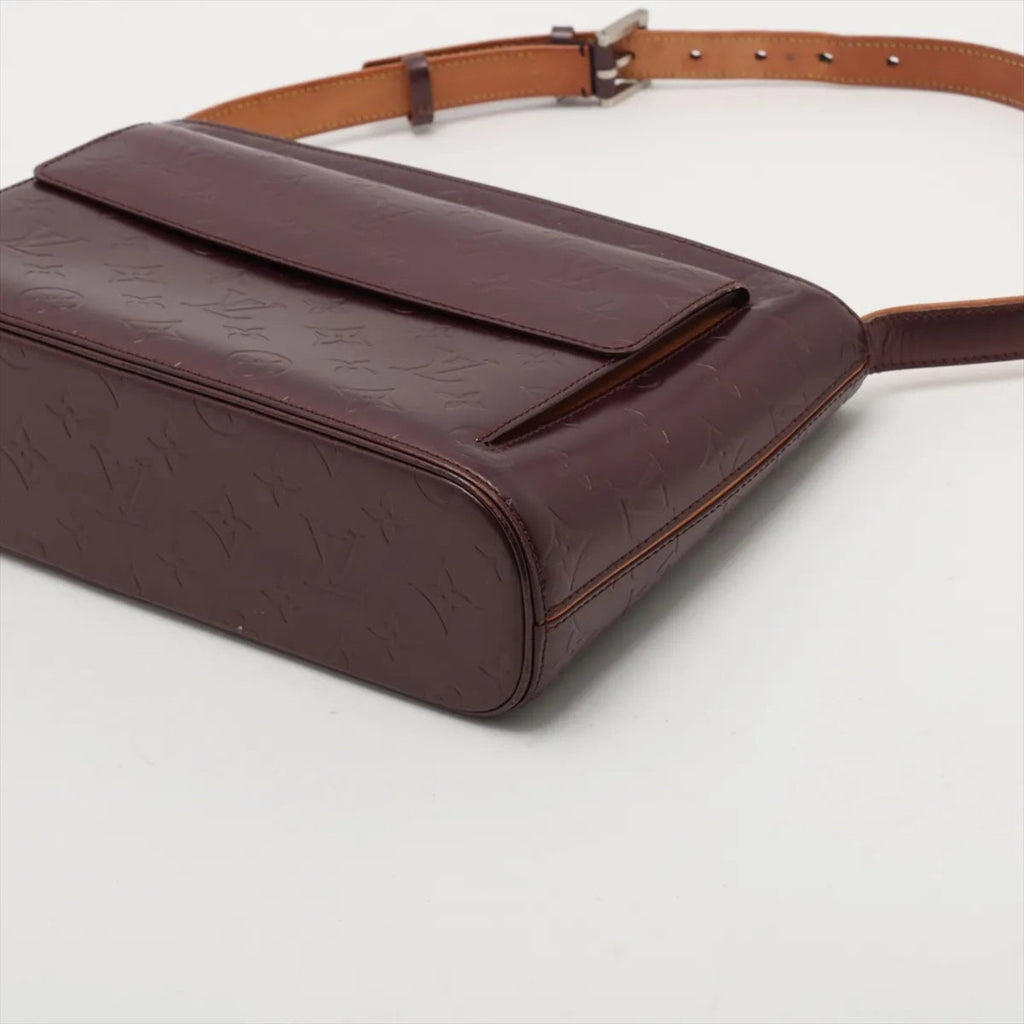 Louis Vuitton Violet Leather Shoulder Bag (Pre-Owned)