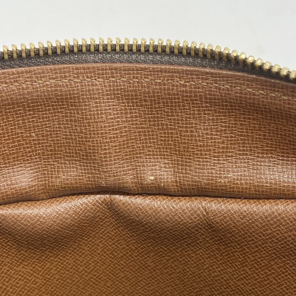 Louis Vuitton Brown Shoulder Bag (Pre-Owned)