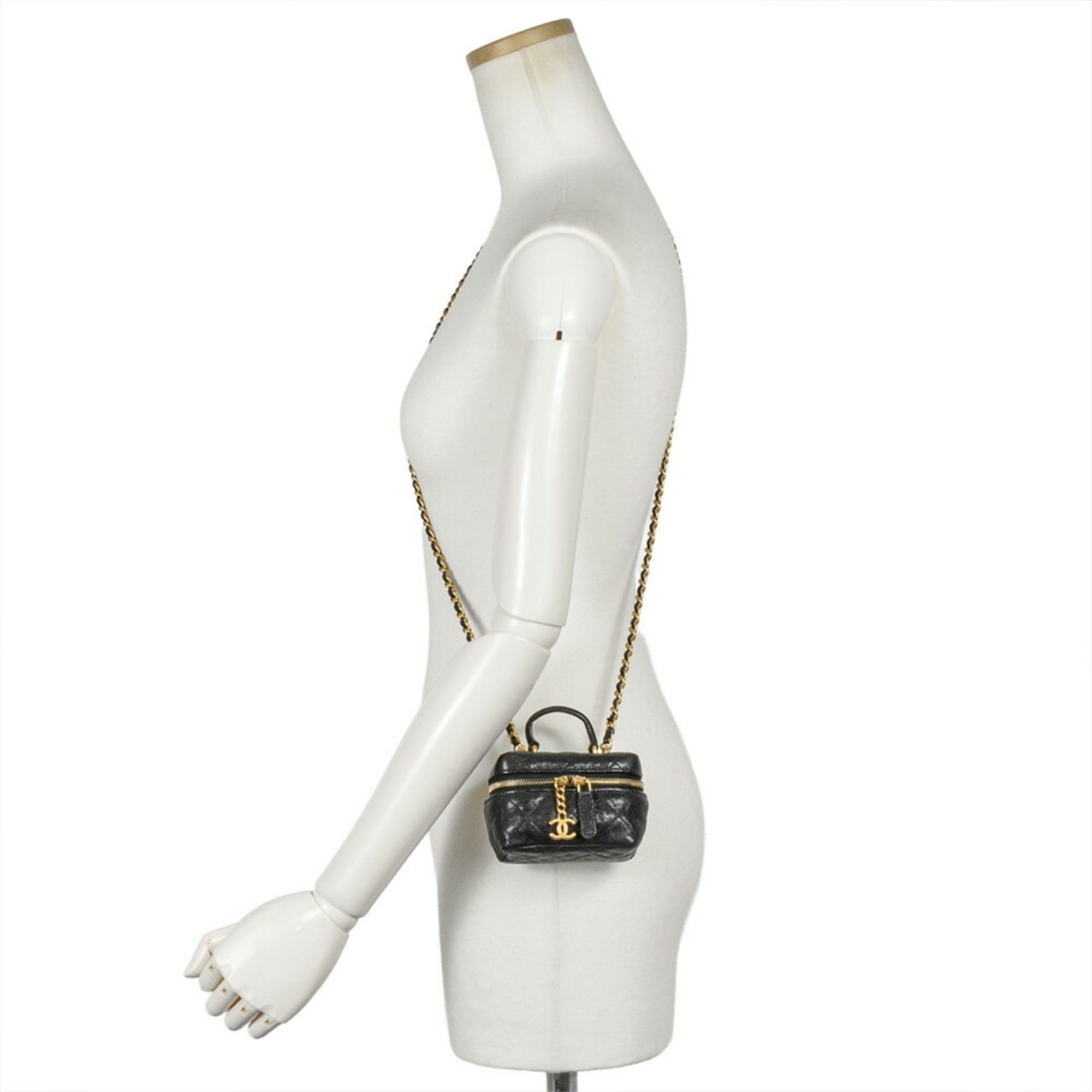 Chanel Black Grained Calfskin Shoulder Bag (Pre-Owned)