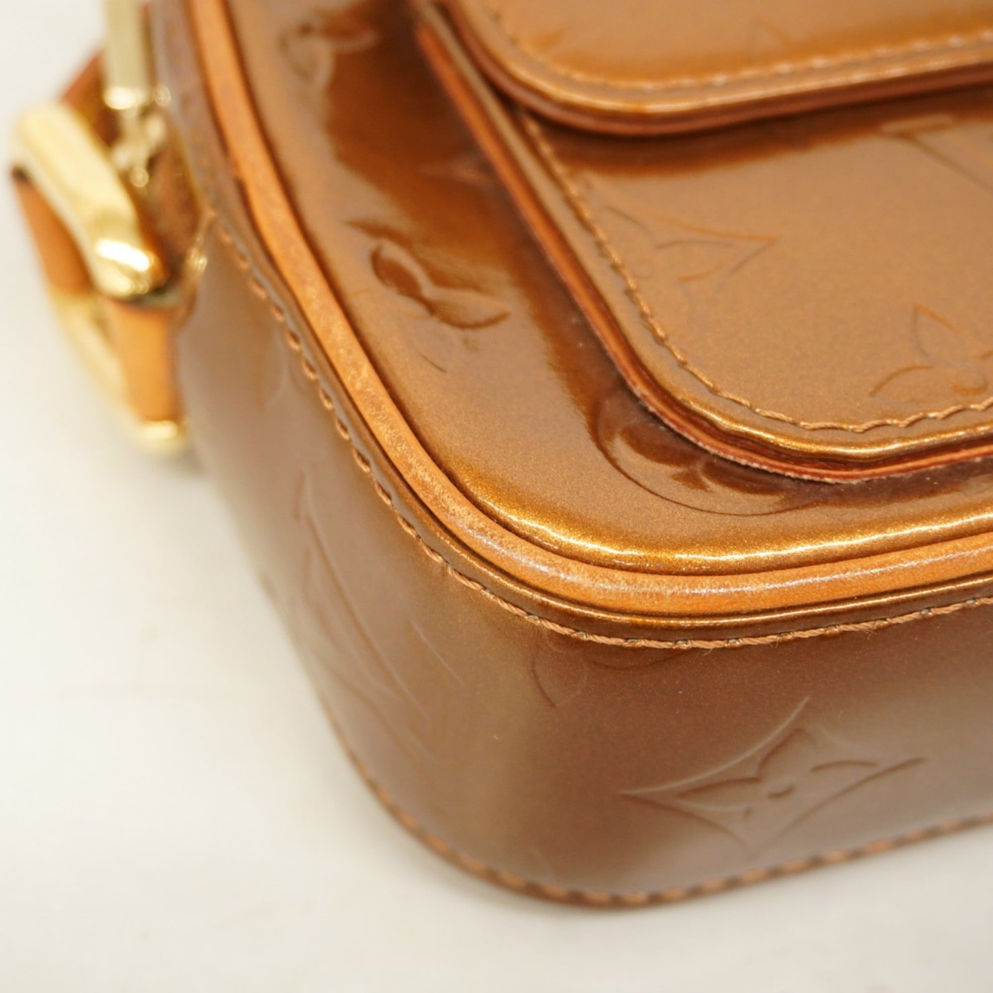 Louis Vuitton Bronze Shoulder Bag (Pre-Owned)