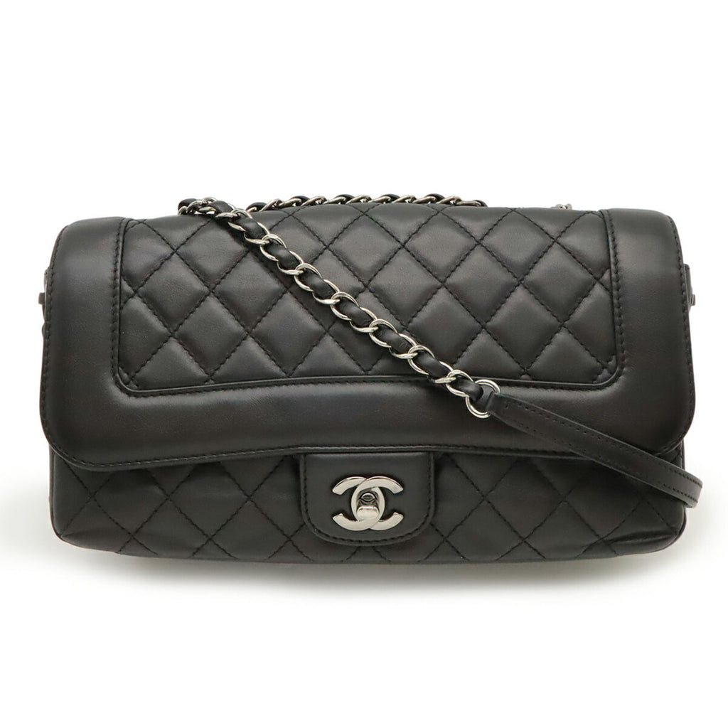 Chanel Black Leather Shoulder Bag (Pre-Owned)