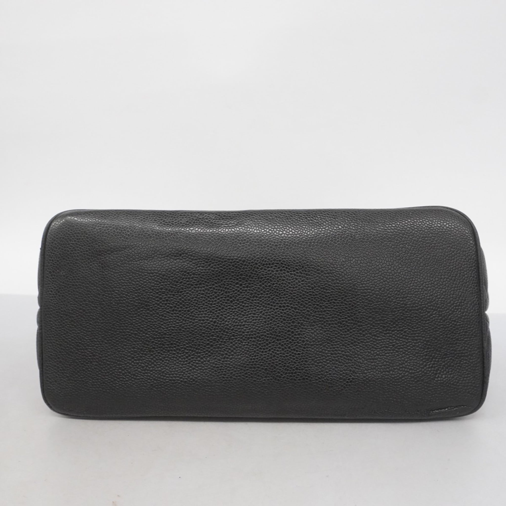 Chanel Black Grained Calfskin Shoulder Bag (Pre-Owned)
