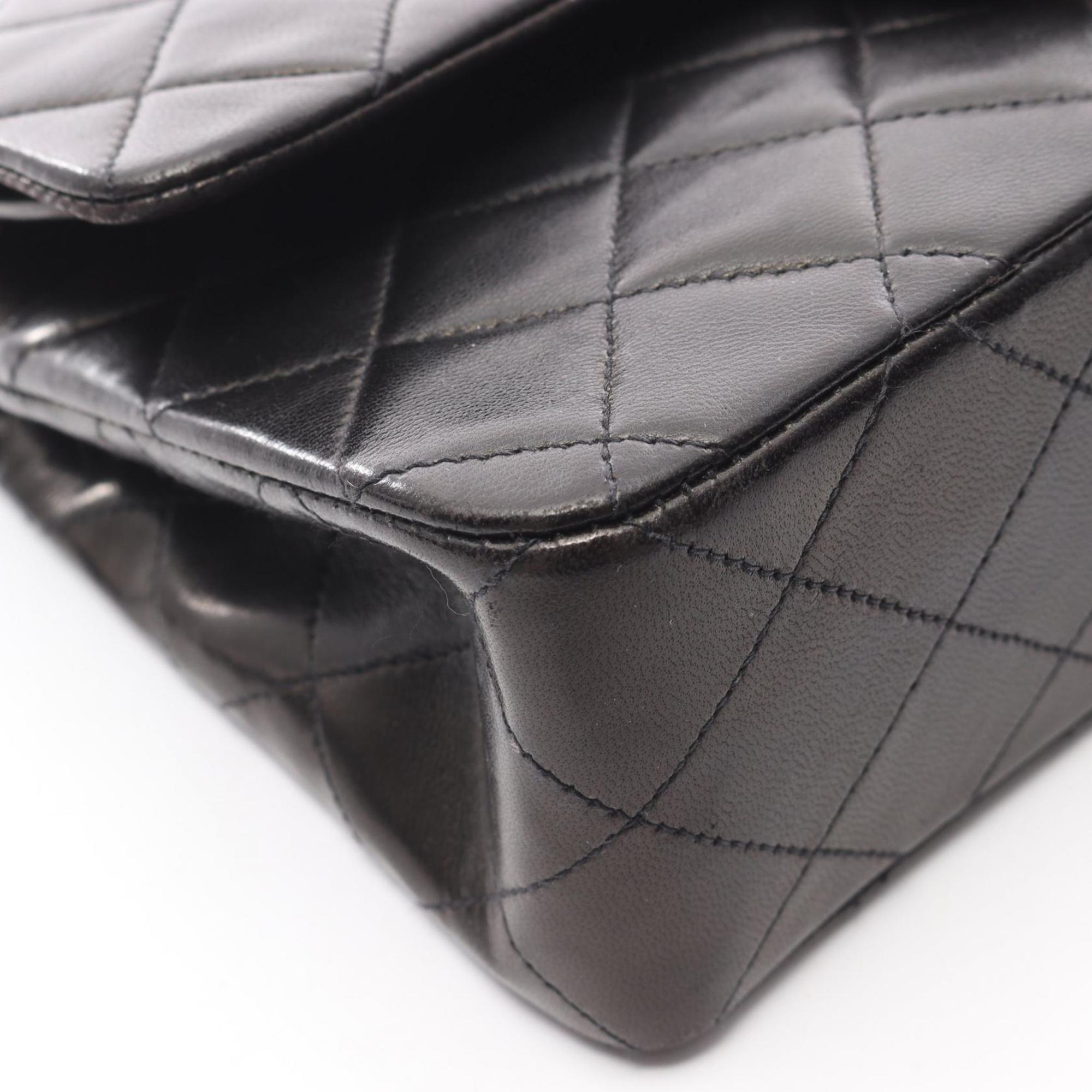 Chanel Black Leather Shoulder Bag (Pre-Owned)