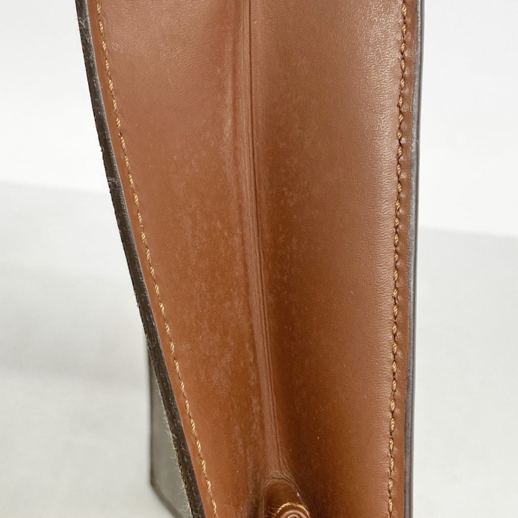 Louis Vuitton Brown Clutch Bag (Pre-Owned)