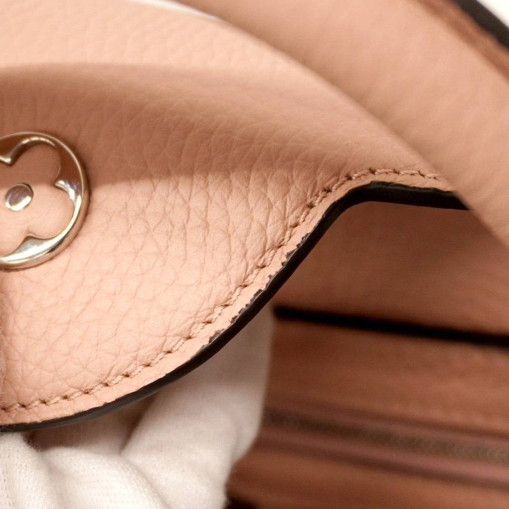 Louis Vuitton Magnolia Handbag (Pre-Owned)