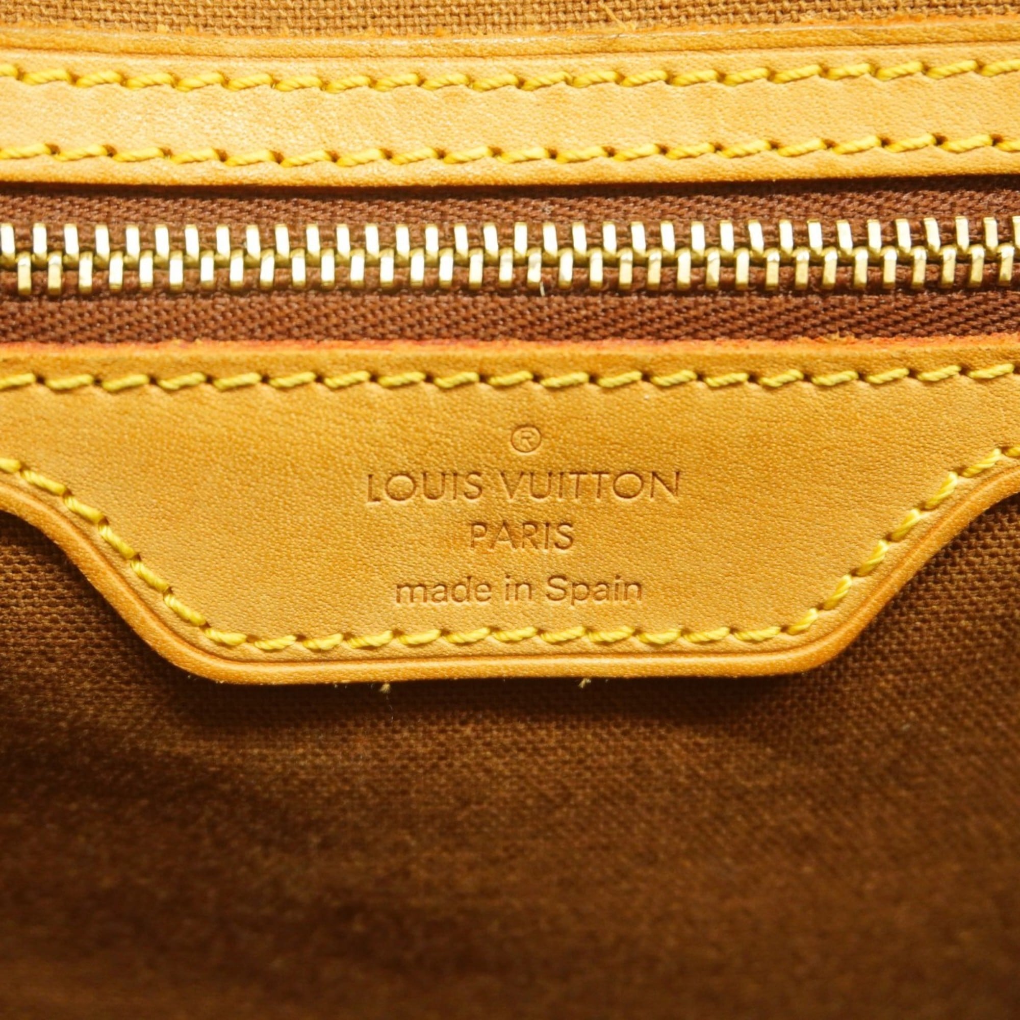Louis Vuitton Brown Shoulder Bag (Pre-Owned)
