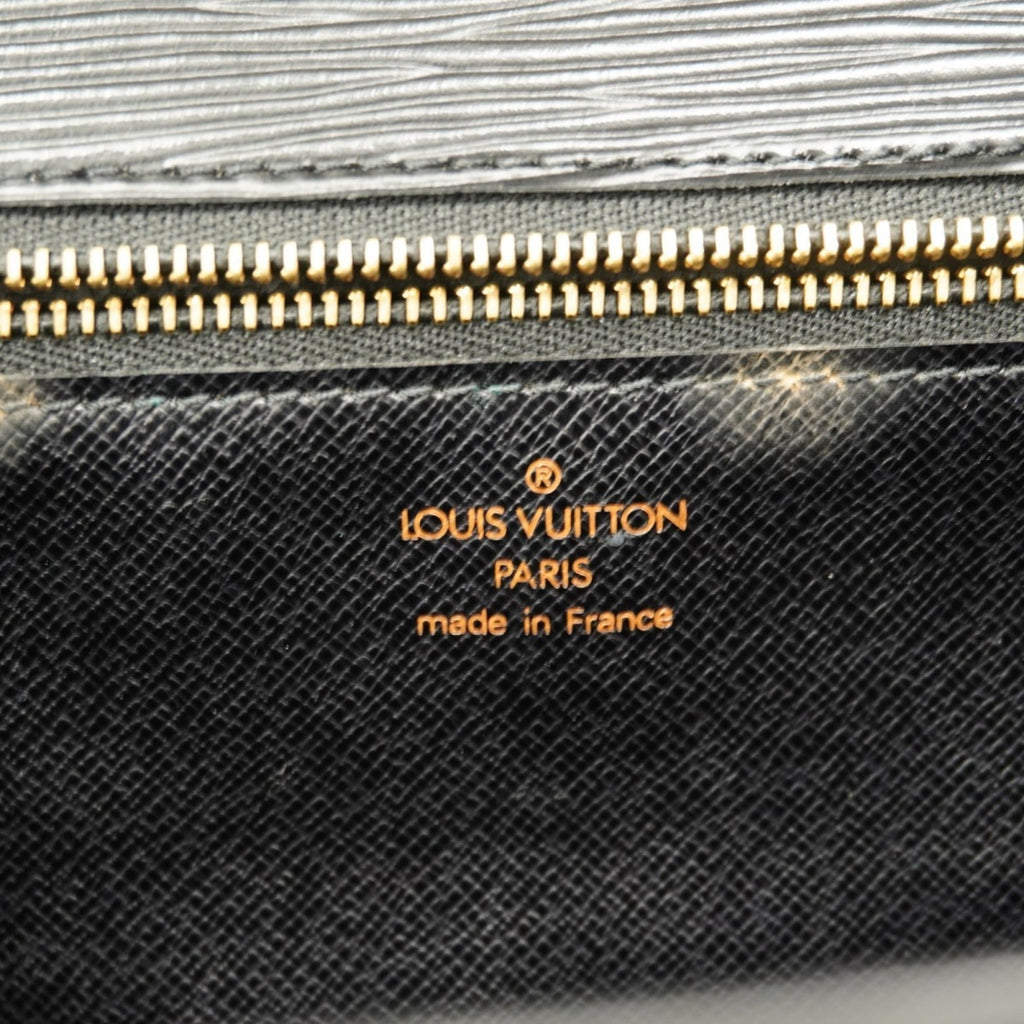 Louis Vuitton Noir Handbag (Pre-Owned)