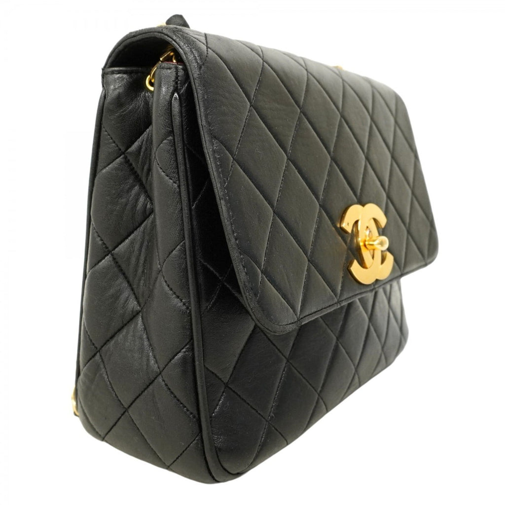Chanel Black Leather Shoulder Bag (Pre-Owned)