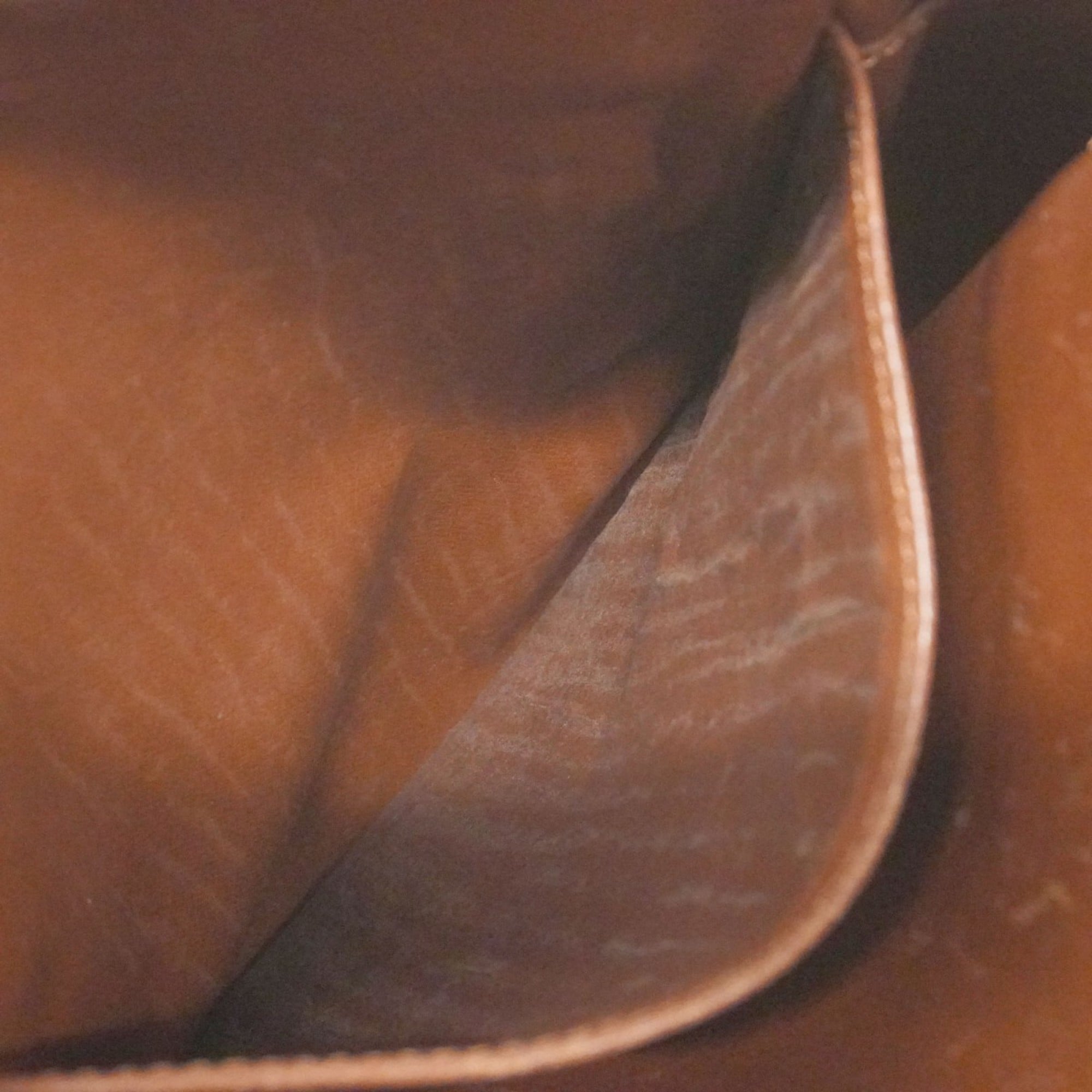 Louis Vuitton Brown Shoulder Bag (Pre-Owned)