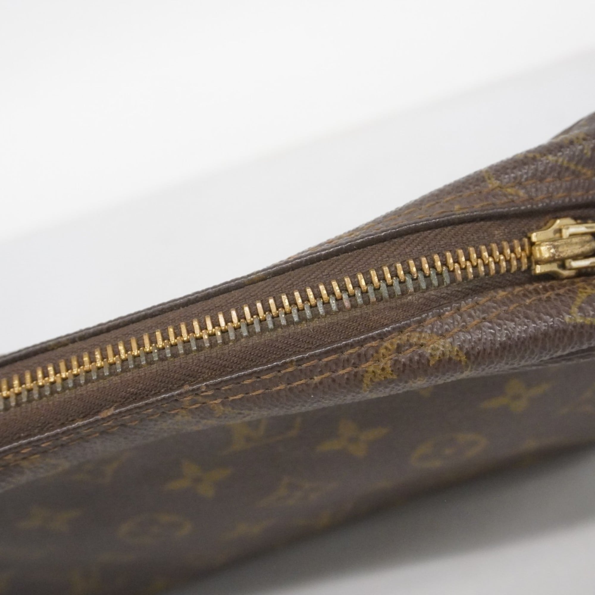 Louis Vuitton Brown Pouch (Pre-Owned)