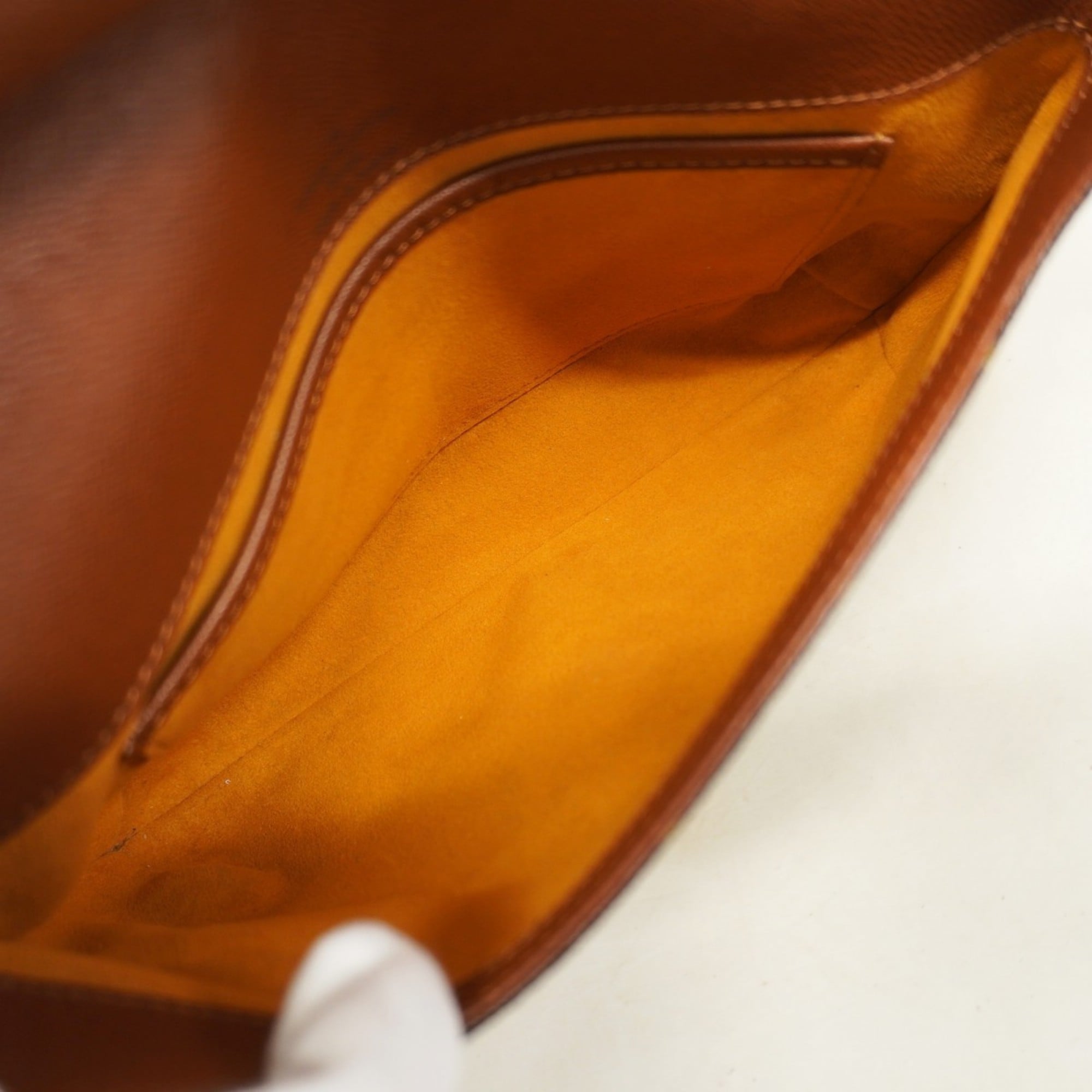 Louis Vuitton Brown Shoulder Bag (Pre-Owned)