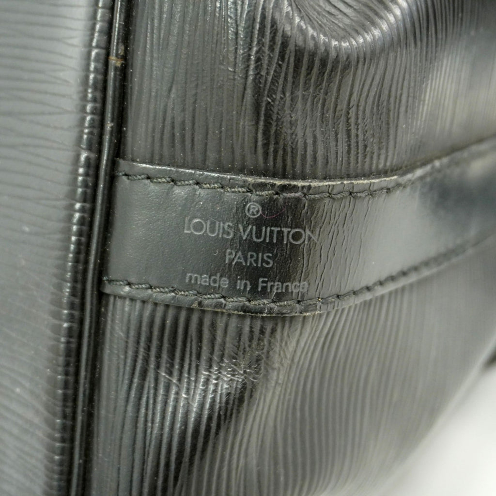 Louis Vuitton Noir Shoulder Bag (Pre-Owned)