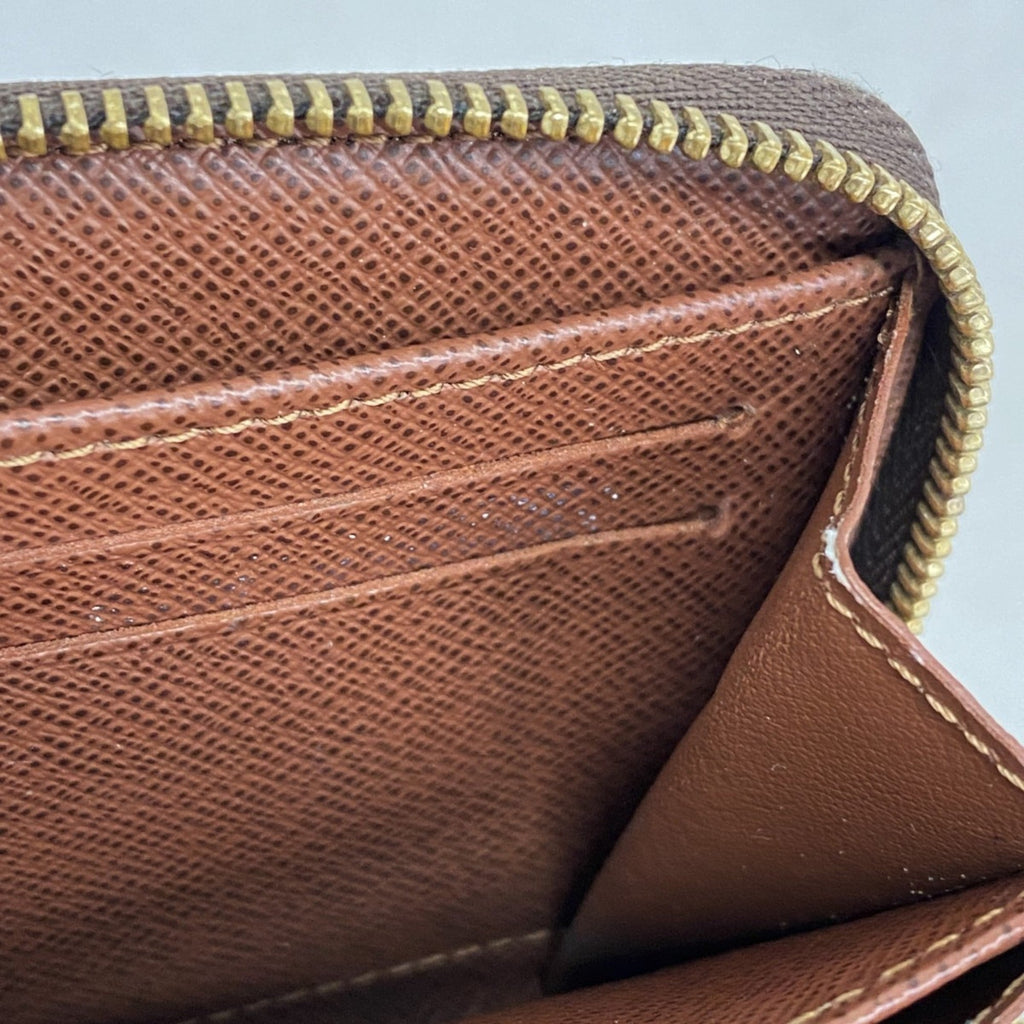 Louis Vuitton Brown Coin Purse/Coin Case (Pre-Owned)