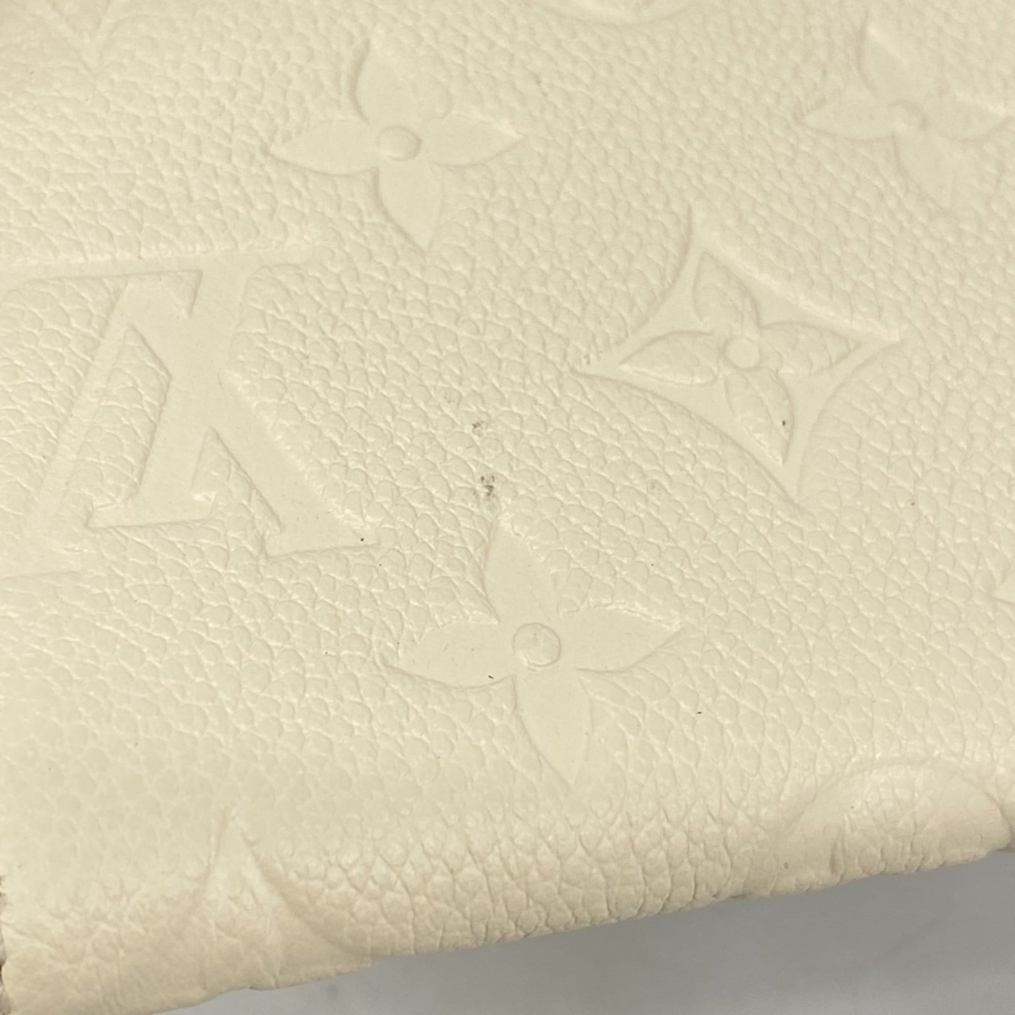 Louis Vuitton Cream Coin Purse/Coin Case (Pre-Owned)