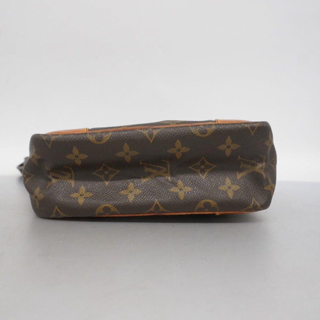 Louis Vuitton Brown Shoulder Bag (Pre-Owned)