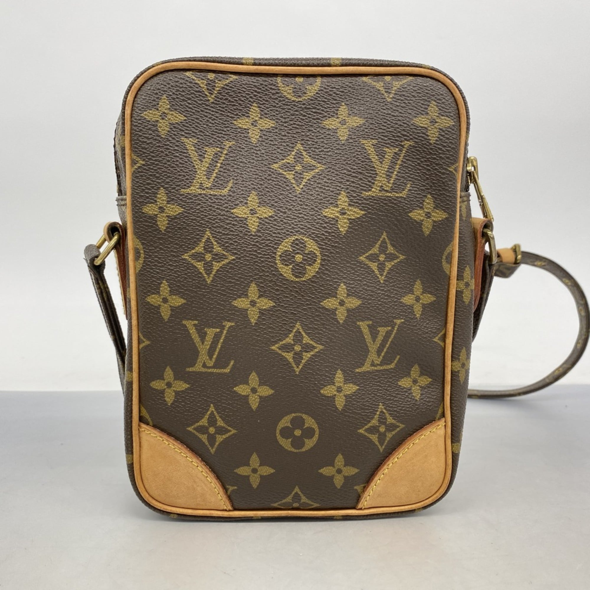 Louis Vuitton Brown Shoulder Bag (Pre-Owned)