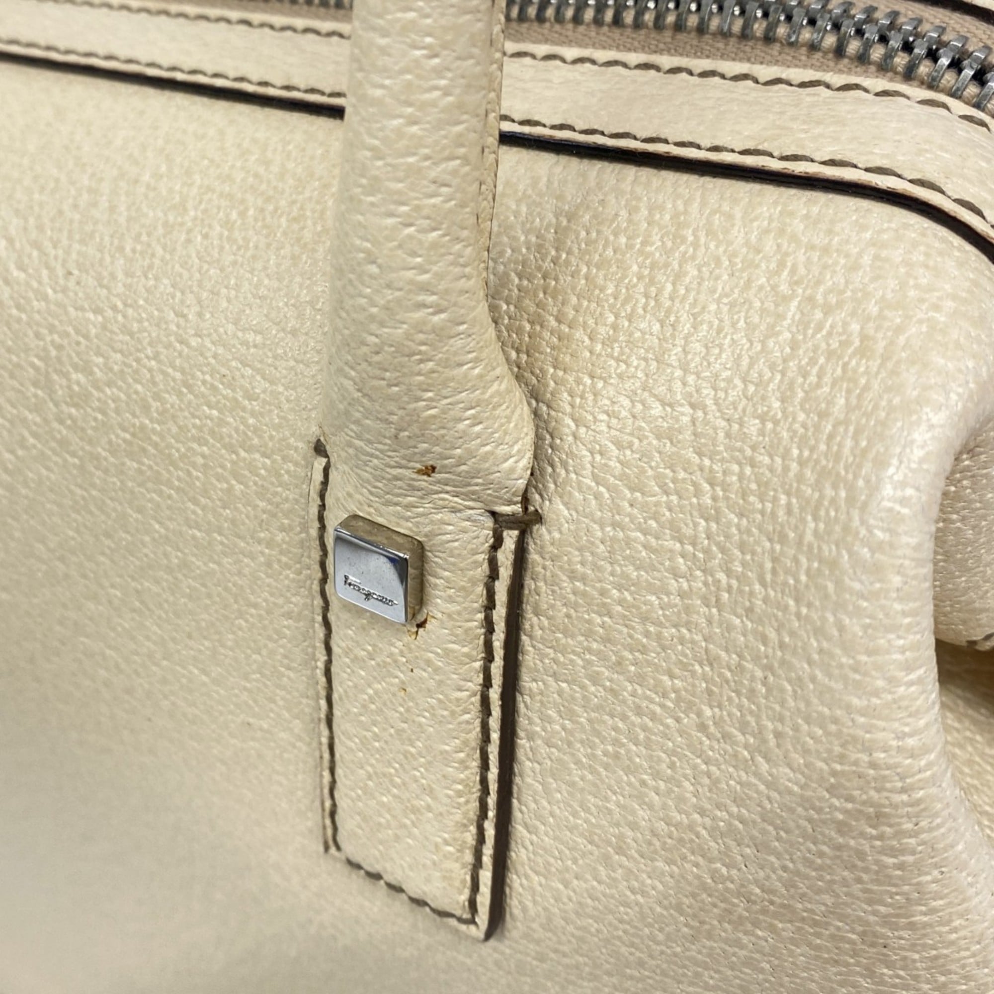 Salvatore Ferragamo Beige Leather Handbag (Pre-Owned)