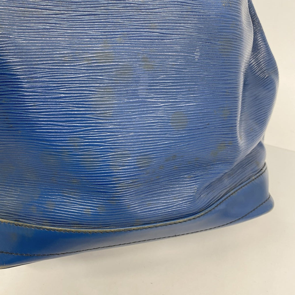 Louis Vuitton Toledo Blue Shoulder Bag (Pre-Owned)