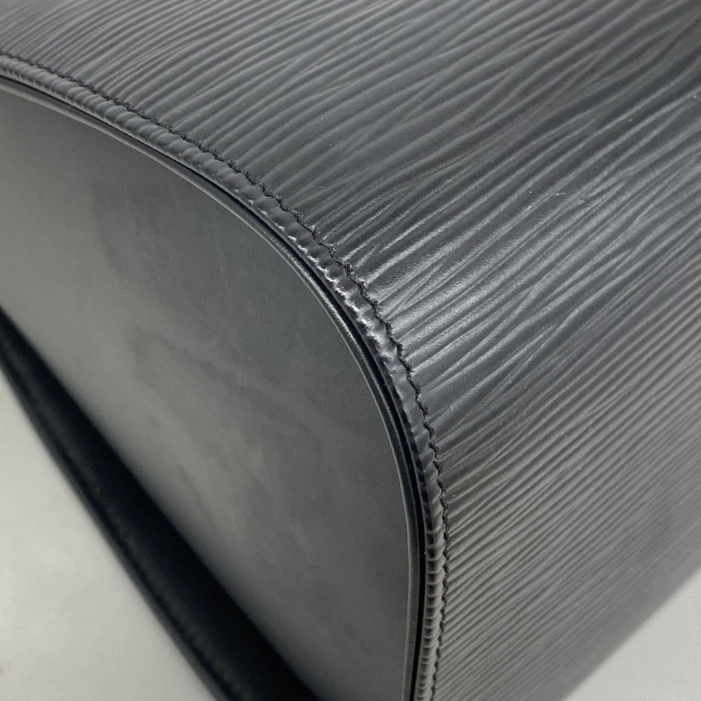 Louis Vuitton Noir Shoulder Bag (Pre-Owned)