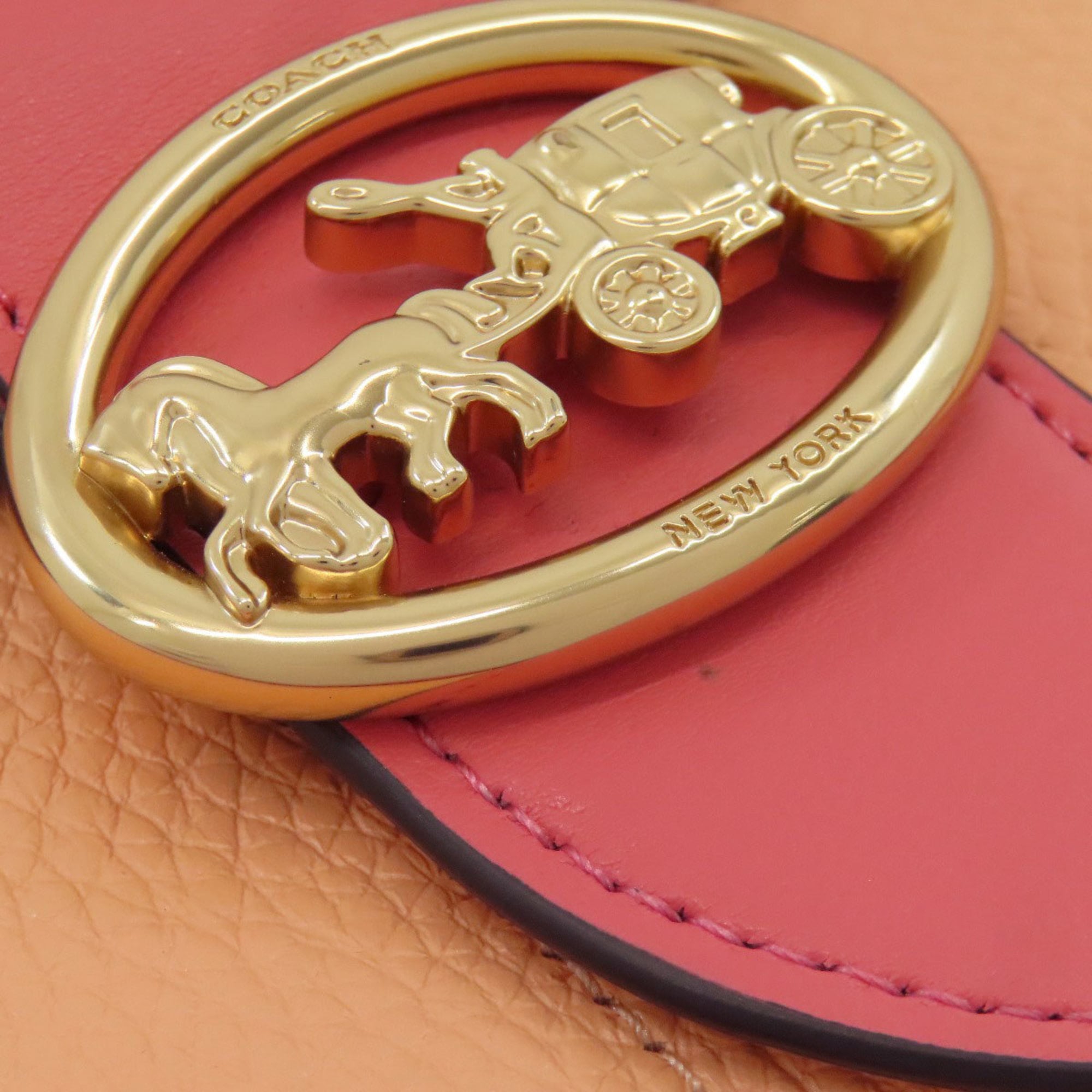 Coach Pink Leather Shoulder Bag (Pre-Owned)