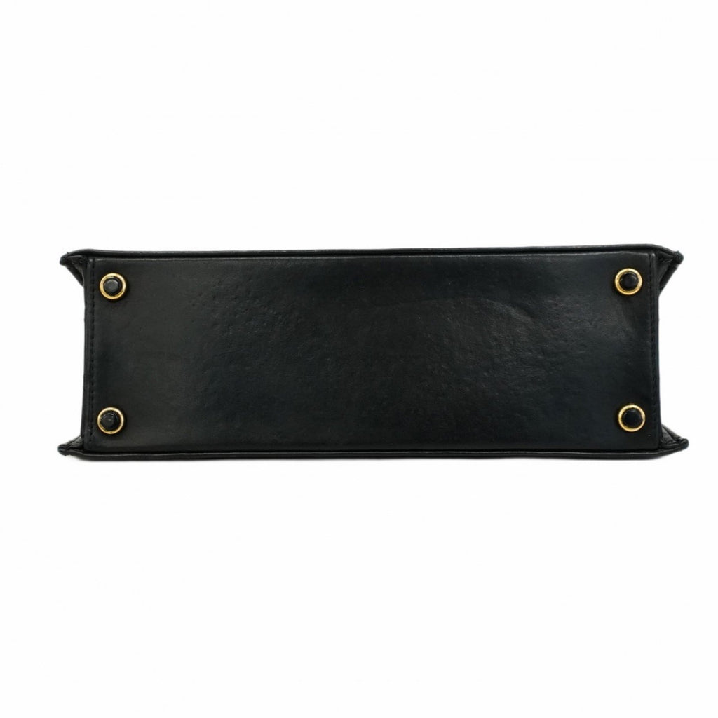 Chanel Black Leather Shoulder Bag (Pre-Owned)