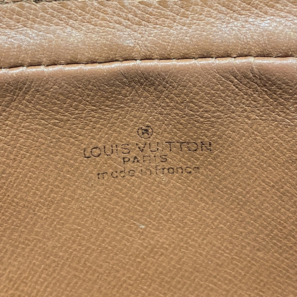 Louis Vuitton Brown Shoulder Bag (Pre-Owned)