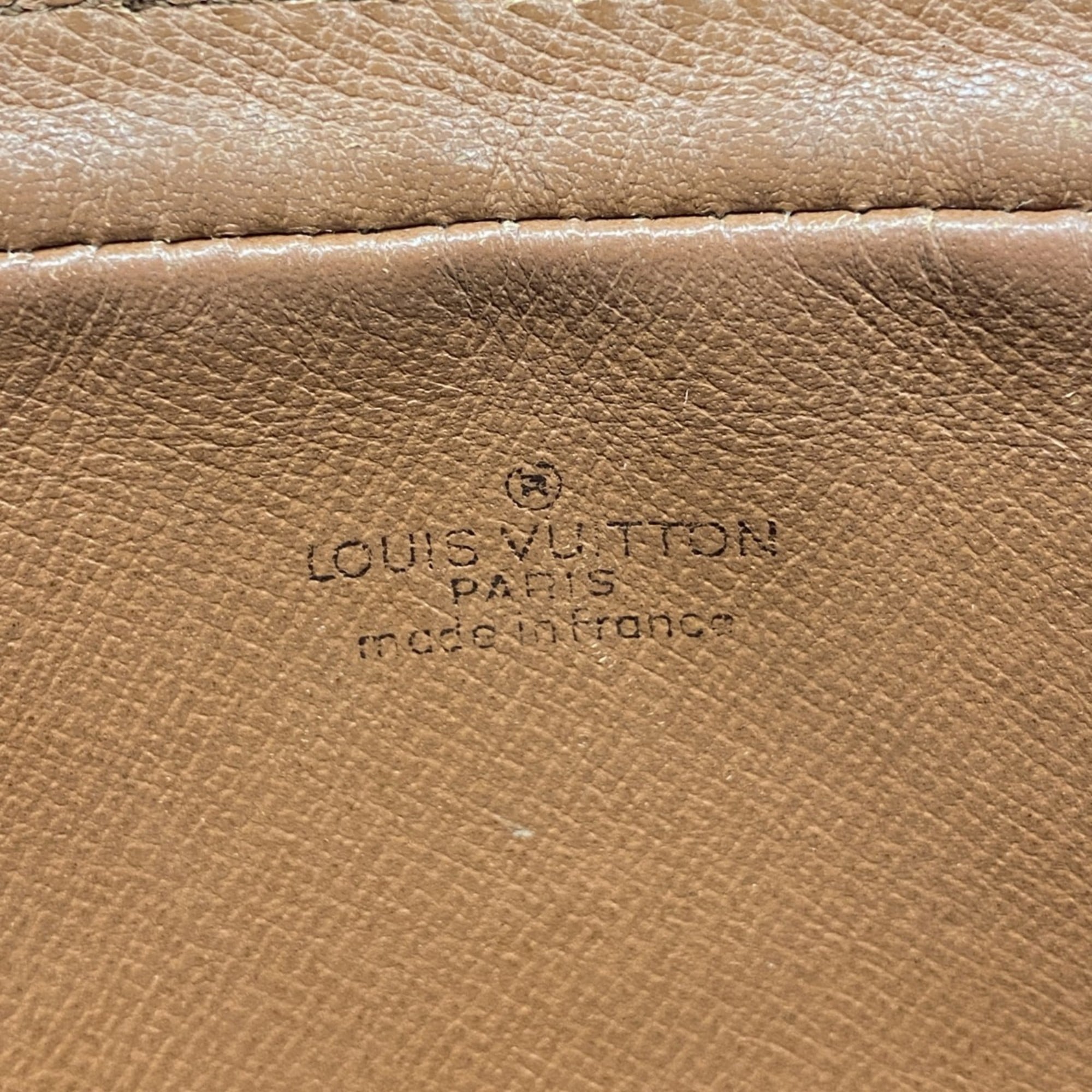 Louis Vuitton Brown Shoulder Bag (Pre-Owned)