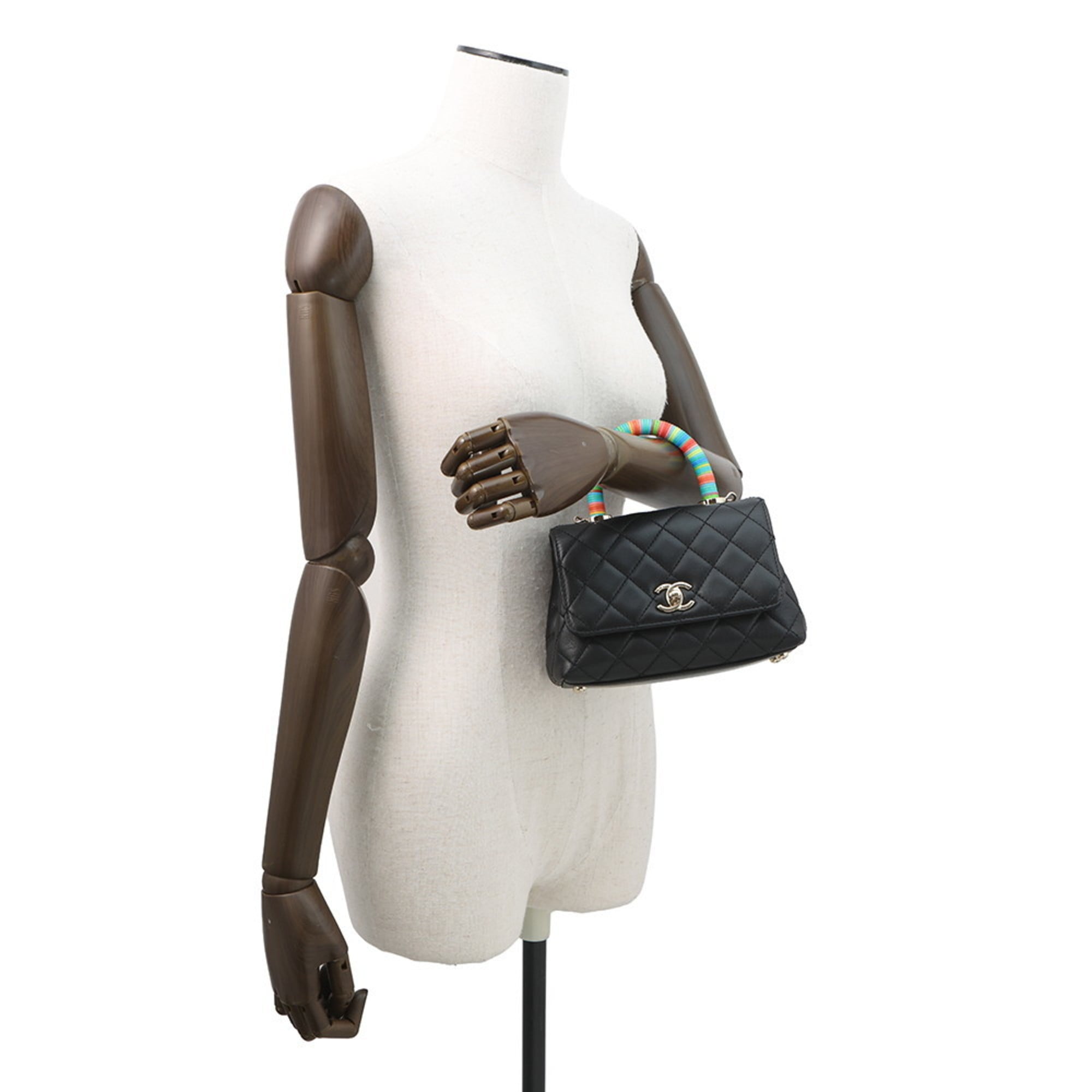 Chanel Matelasse Black Leather Handbag (Pre-Owned)