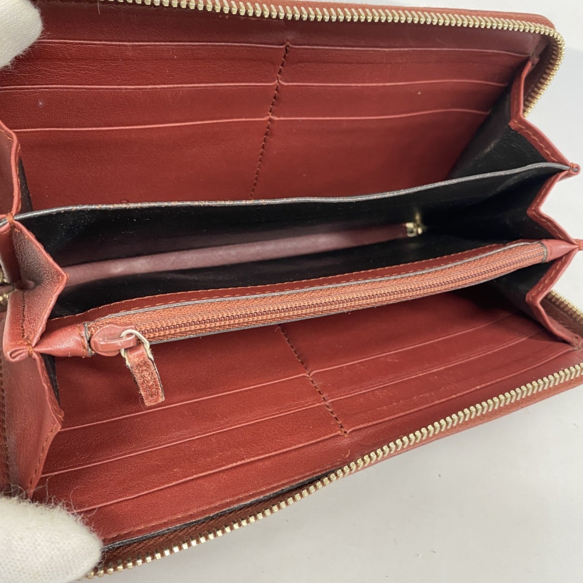 Gucci Red Color Leather Long Wallet (Bi-Fold) (Pre-Owned)