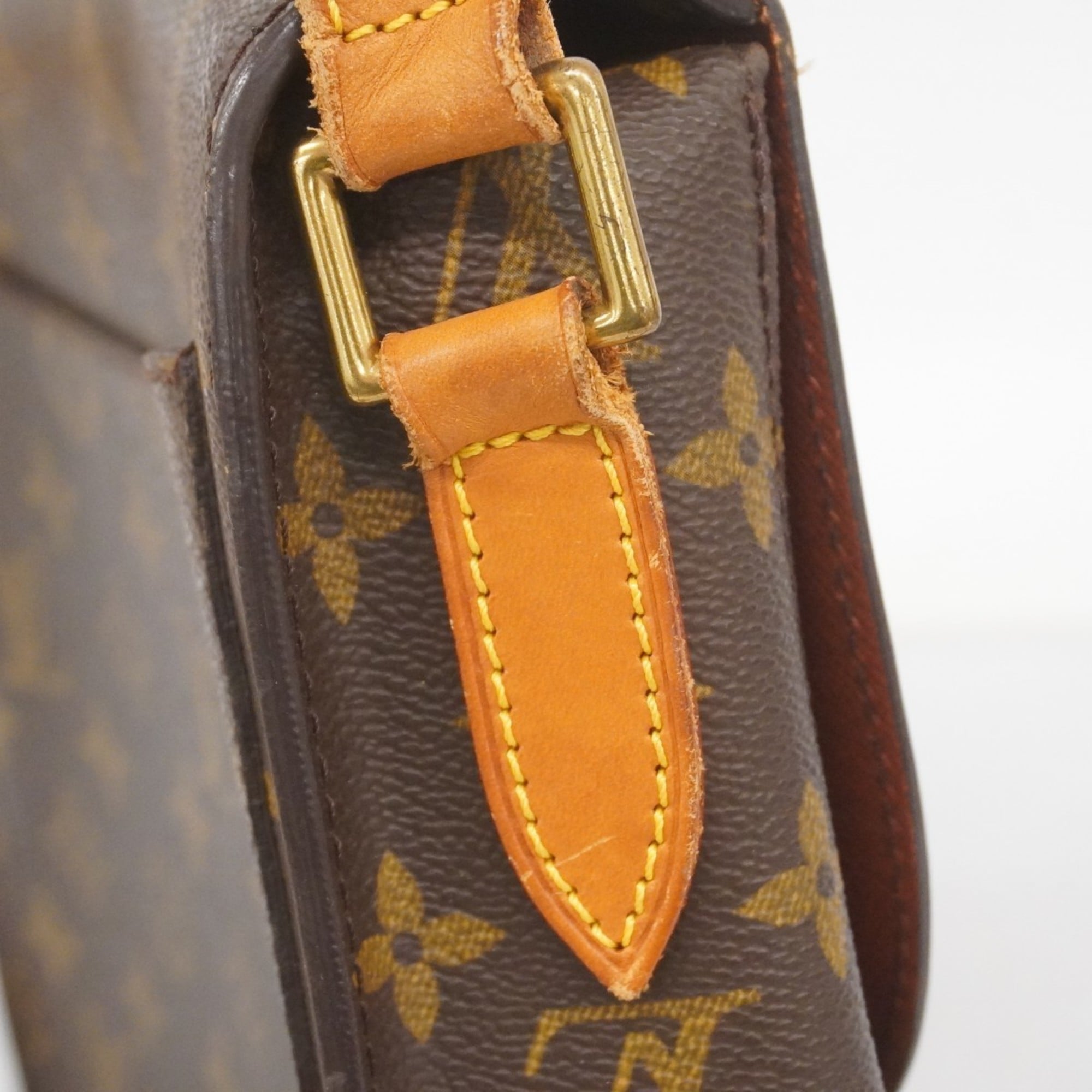 Louis Vuitton Brown Shoulder Bag (Pre-Owned)
