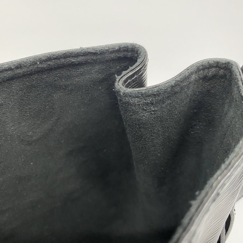 Louis Vuitton Noir Shoulder Bag (Pre-Owned)