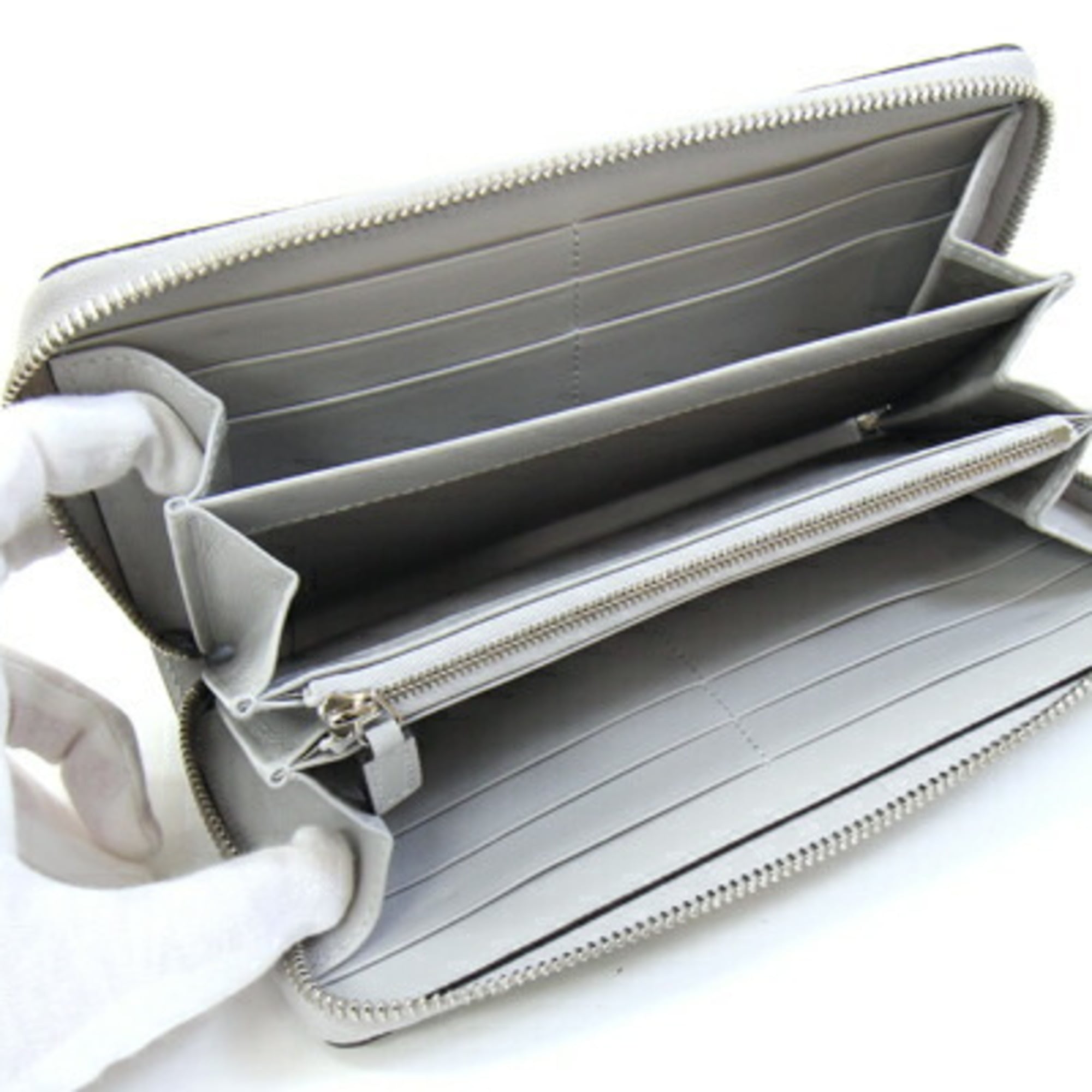 Gucci Light Gray Leather Long Wallet (Bi-Fold) (Pre-Owned)