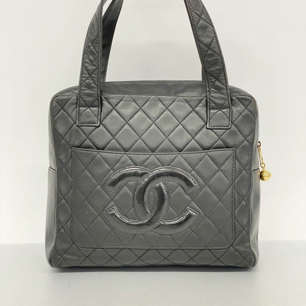 Chanel Black Leather Handbag (Pre-Owned)