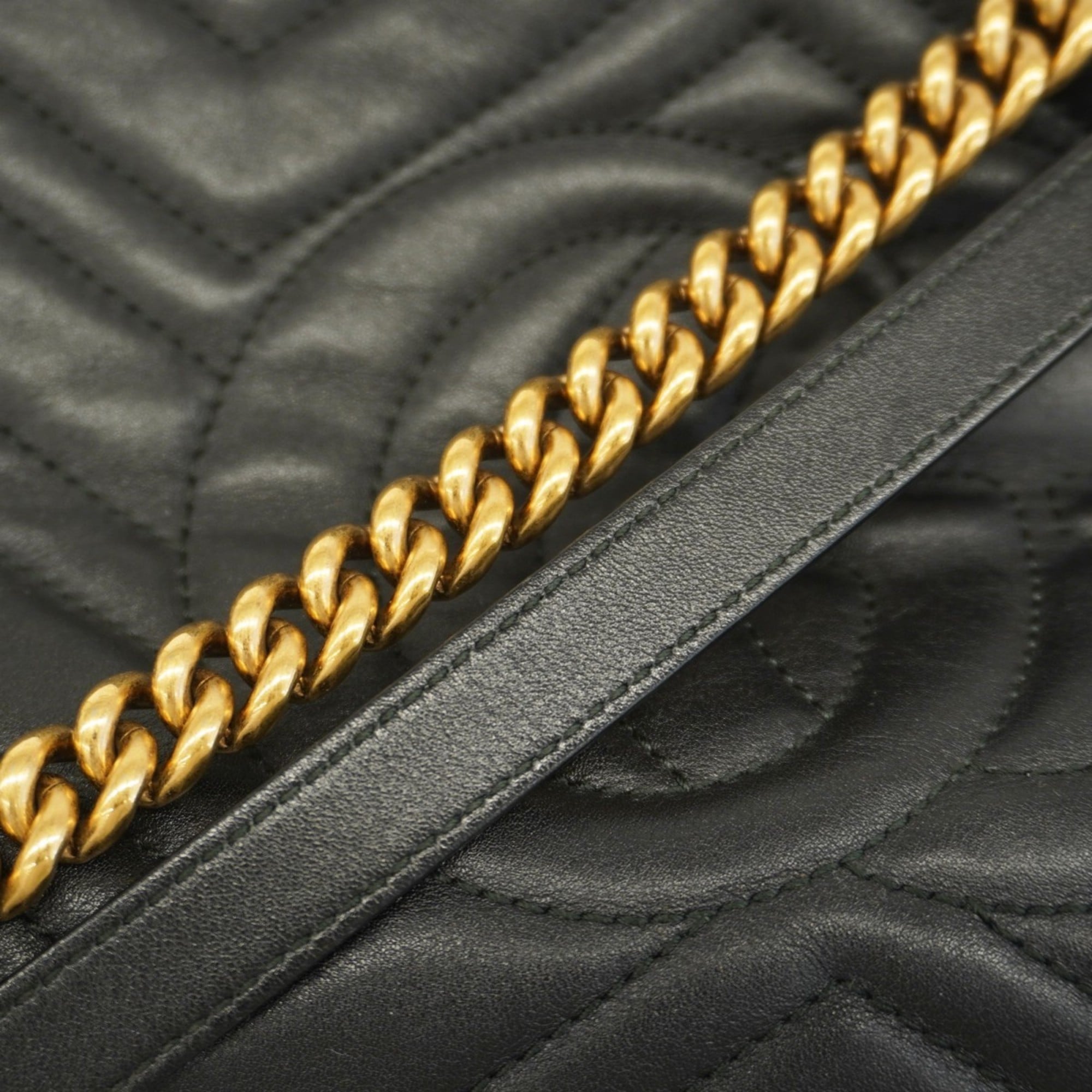 Gucci Black Leather Shoulder Bag (Pre-Owned)