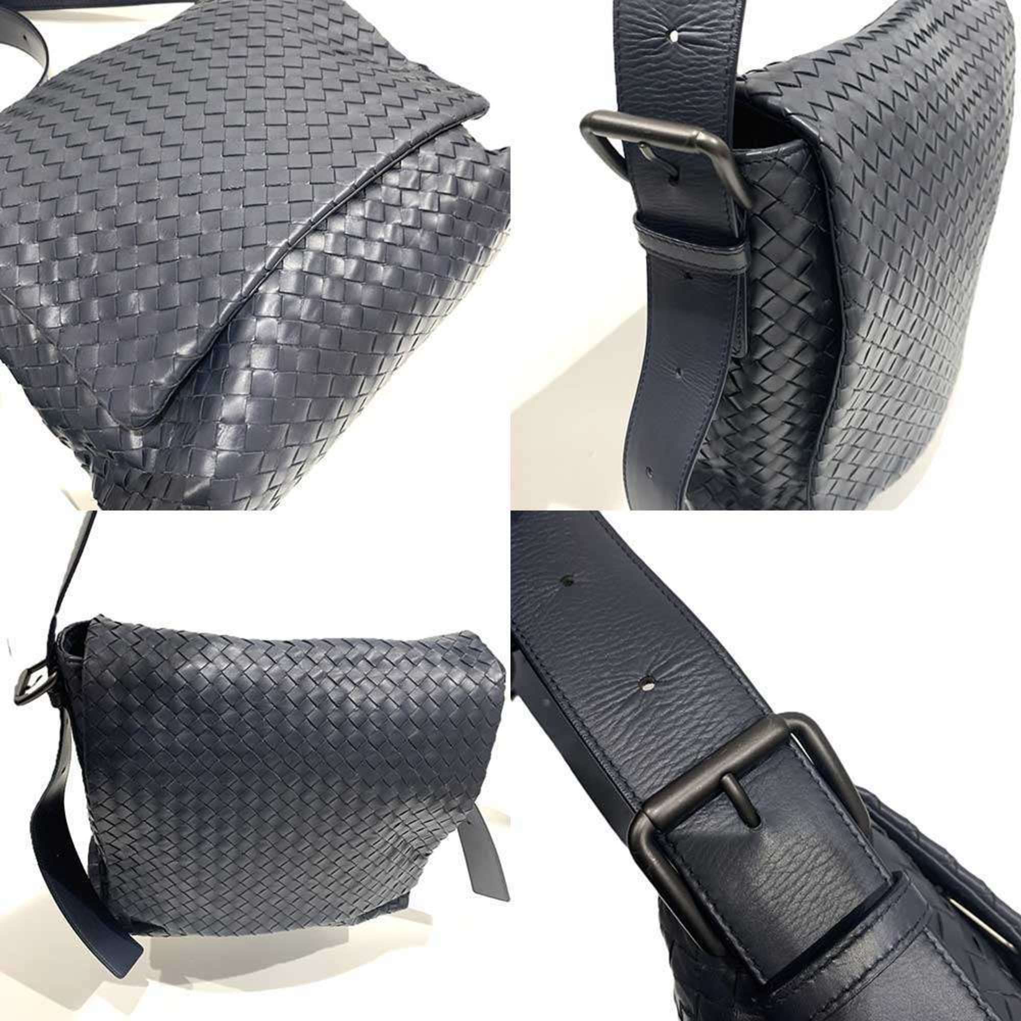 Bottega Veneta Intrecciato Navy Leather Messenger Bag (Pre-Owned)