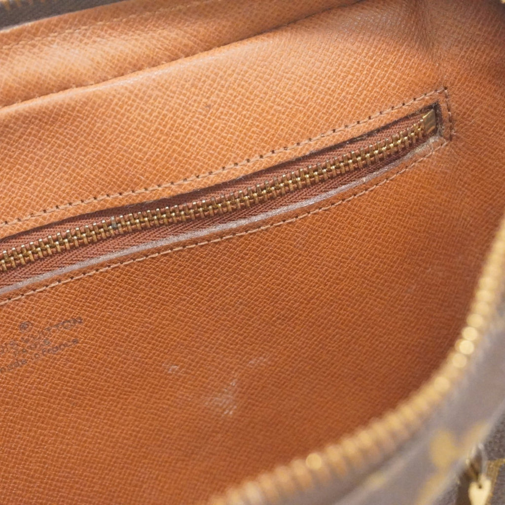 Louis Vuitton Brown Clutch Bag (Pre-Owned)