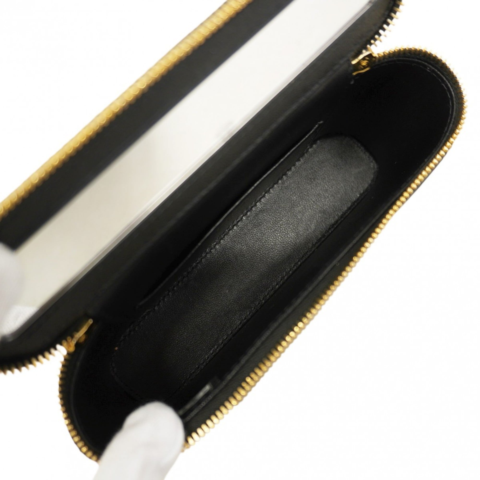 Chanel Black Leather Shoulder Bag (Pre-Owned)