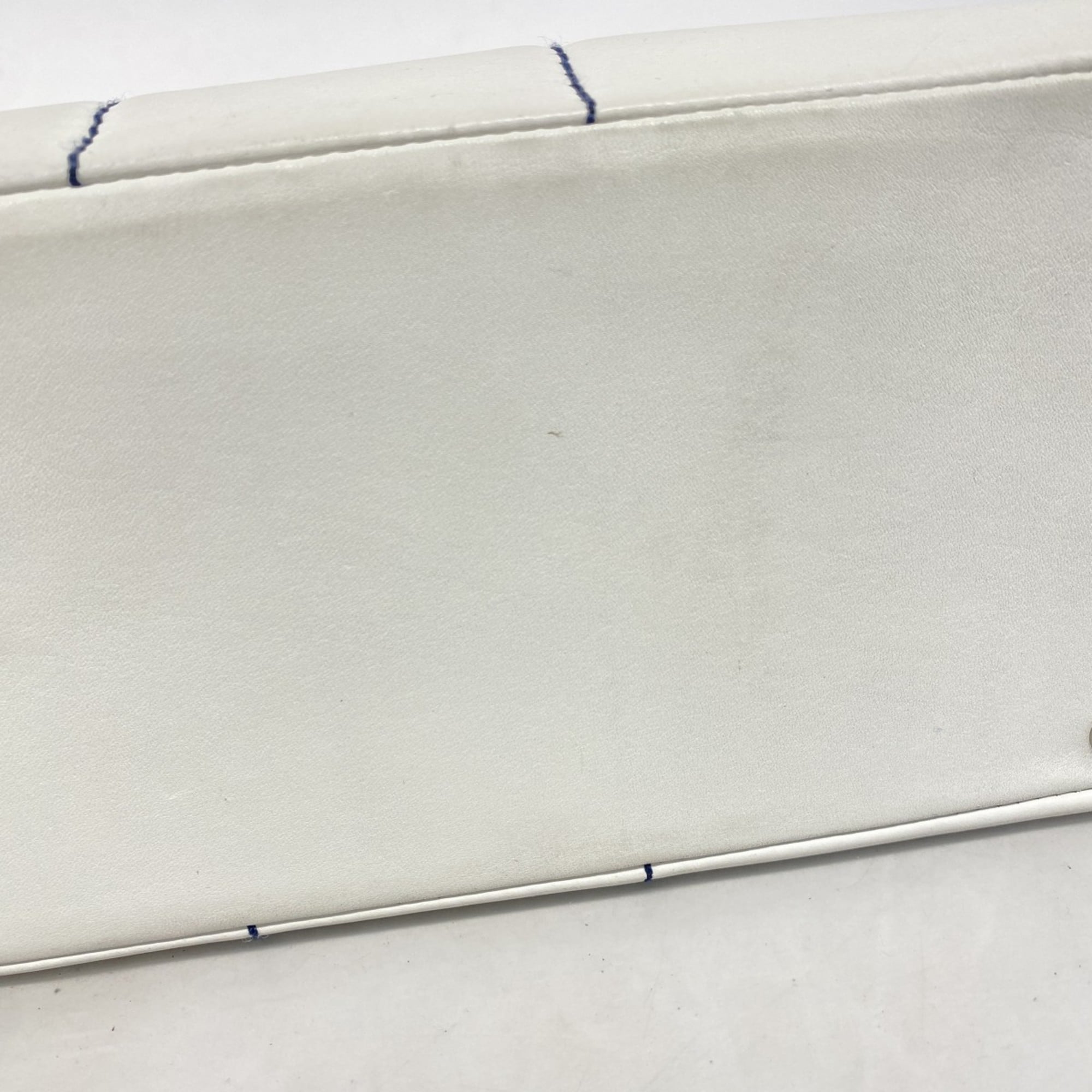 Chanel Navy White Leather Tote Bag (Pre-Owned)