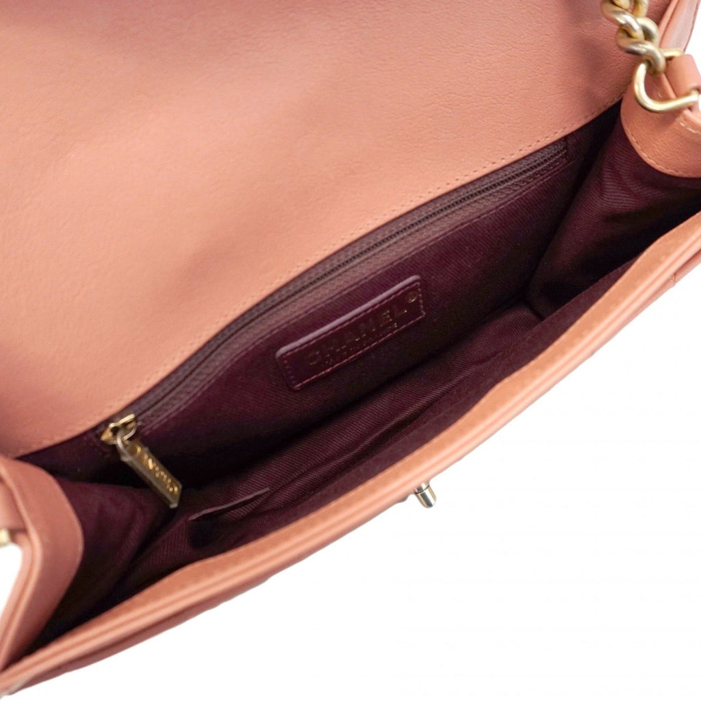 Chanel Pink Leather Shoulder Bag (Pre-Owned)