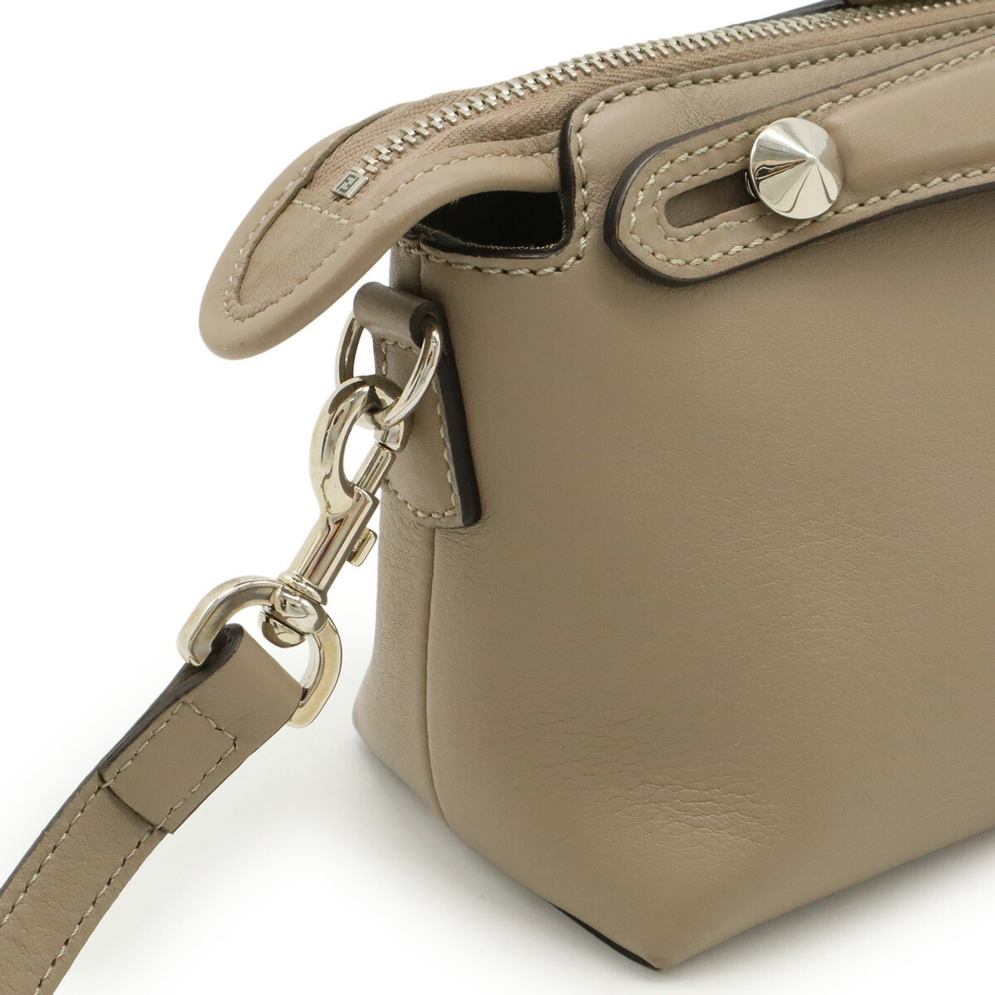Fendi Beige Grayish Leather Handbag Shoulder Bag (Pre-Owned)