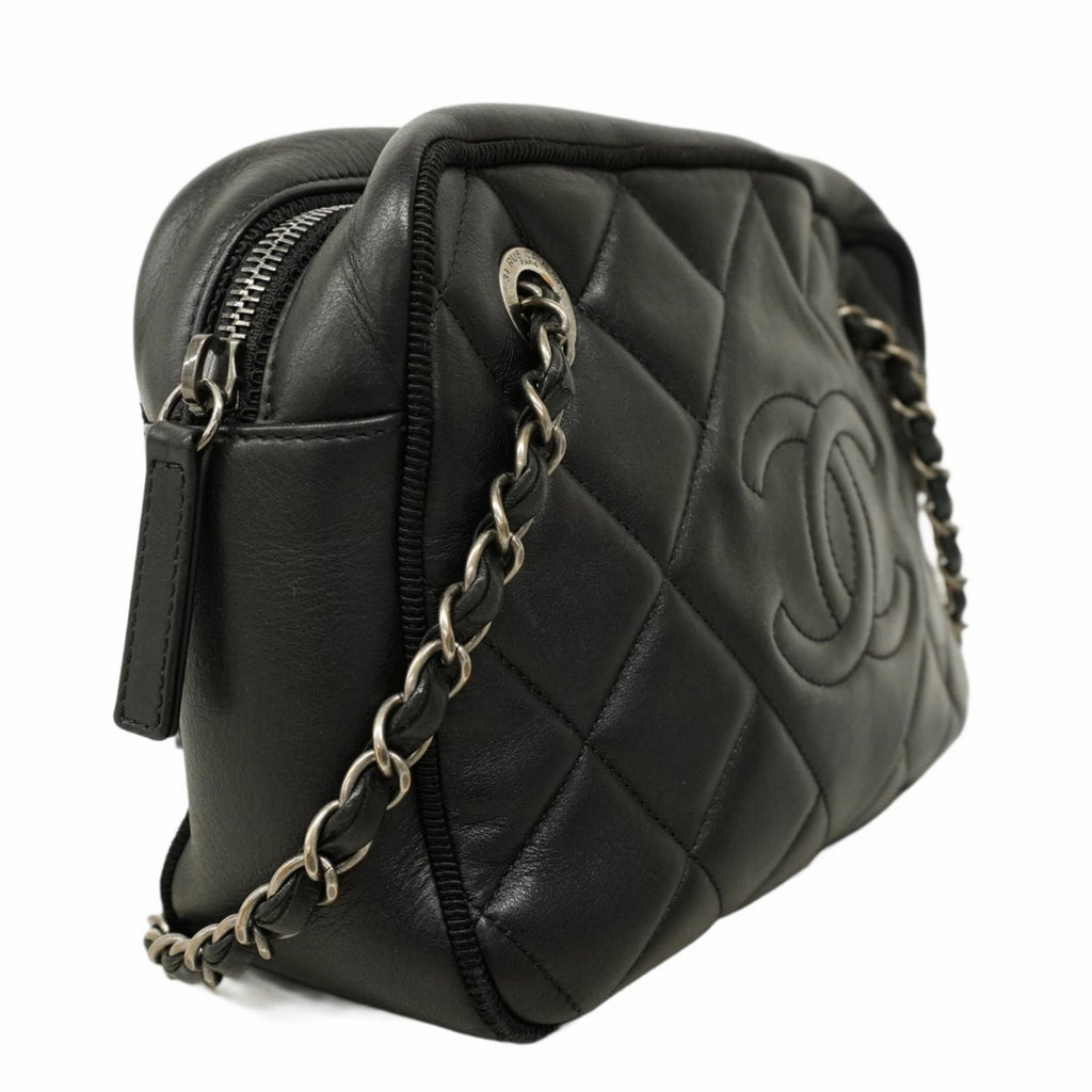 Chanel Black Leather Shoulder Bag (Pre-Owned)