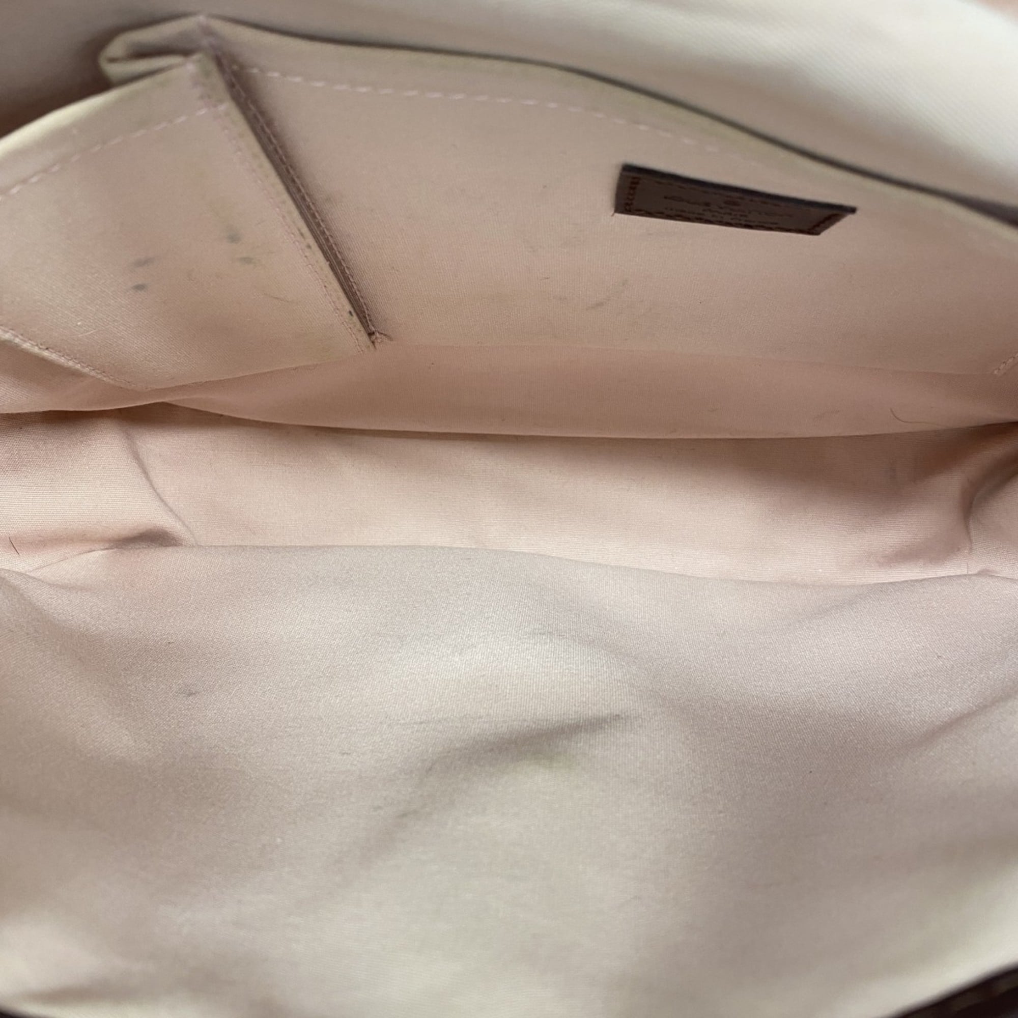 Louis Vuitton Cerise Shoulder Bag (Pre-Owned)