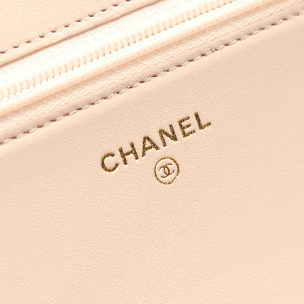 Chanel Beige Leather Shoulder Bag (Pre-Owned)