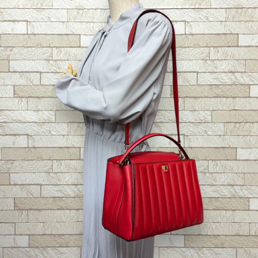 Valextra Red Color Leather Shoulder Bag (Pre-Owned)