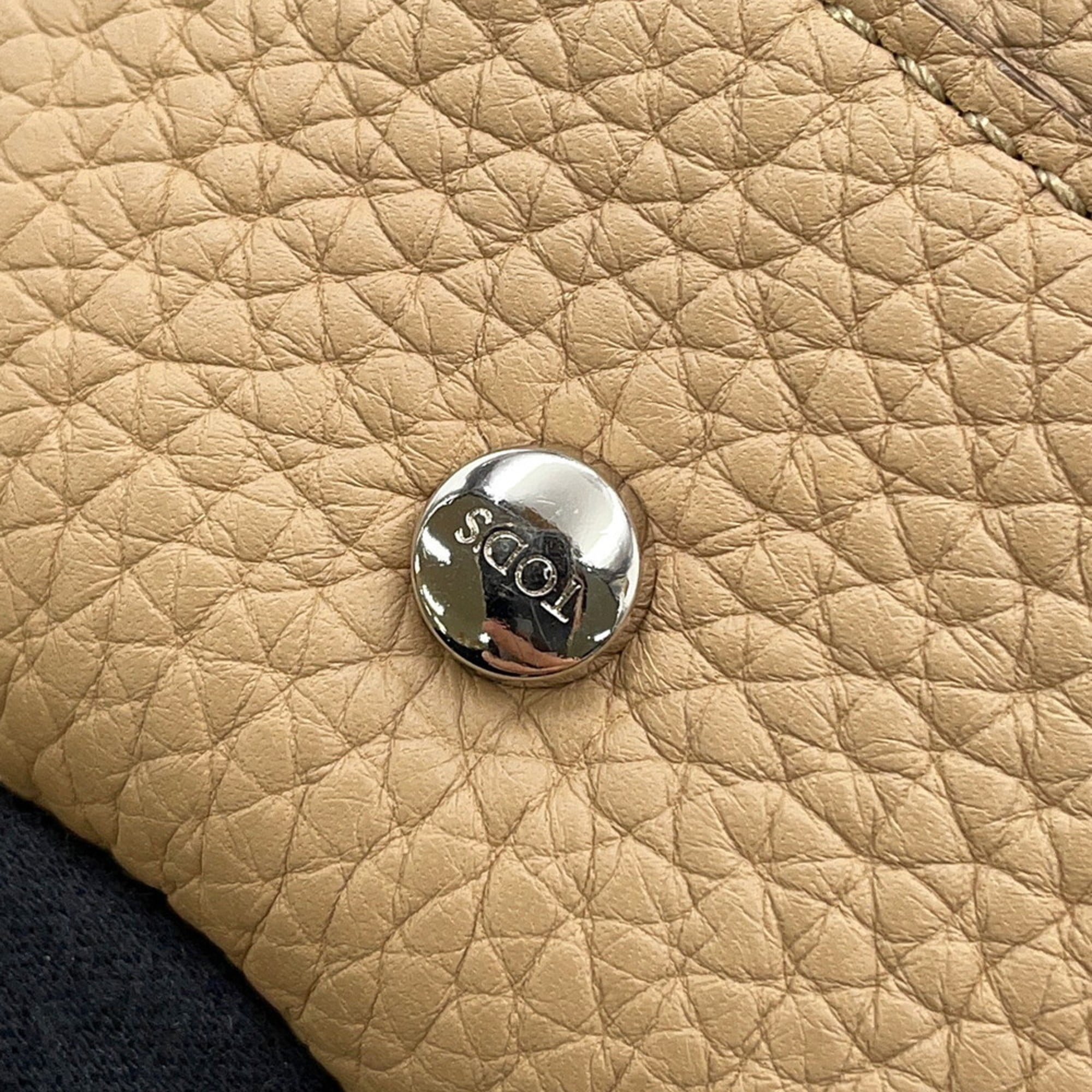 Tod's Beige Leather Handbag (Pre-Owned)