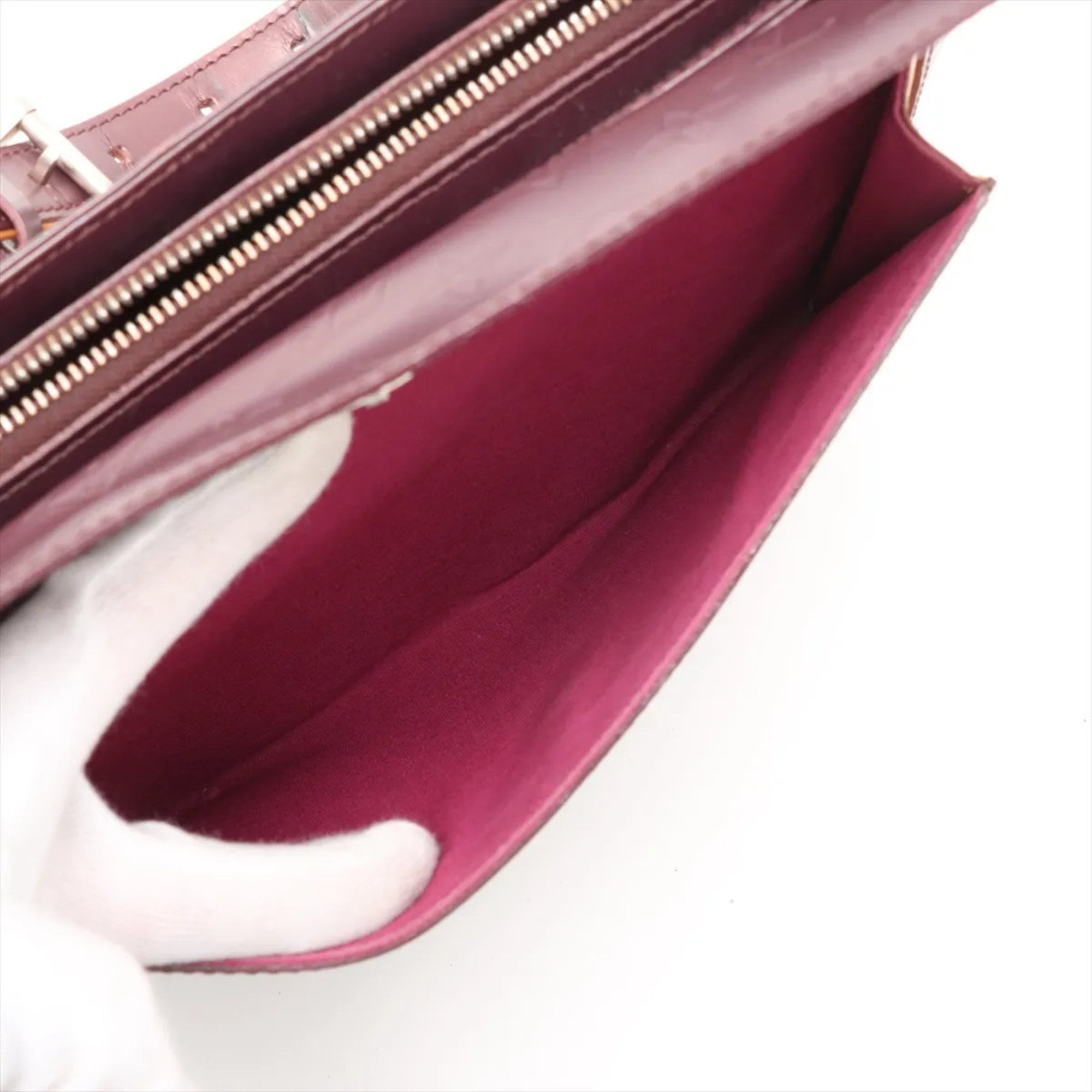 Louis Vuitton Violet Leather Shoulder Bag (Pre-Owned)