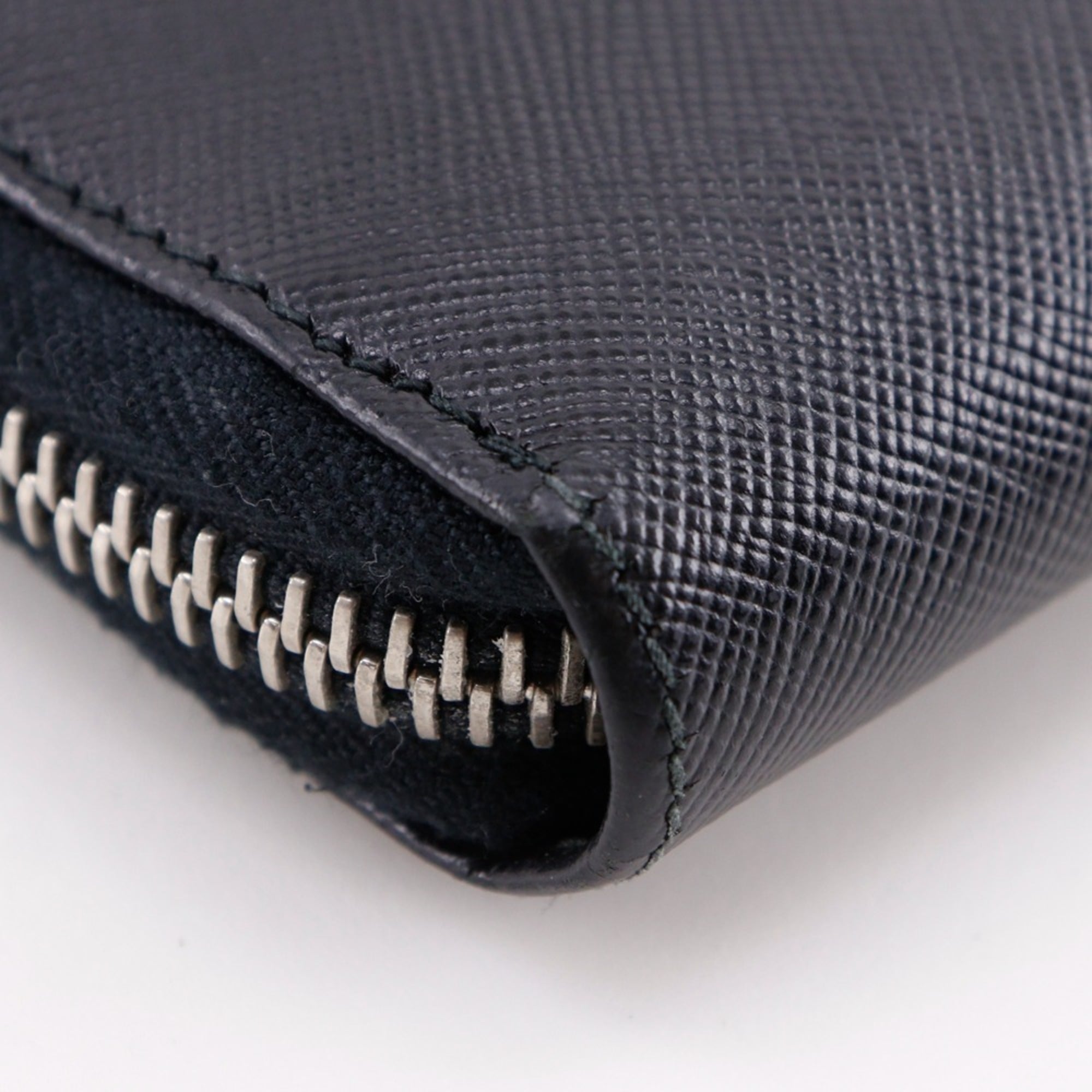 Prada Saffiano Black Saffiano Long Wallet (Bi-Fold) (Pre-Owned)