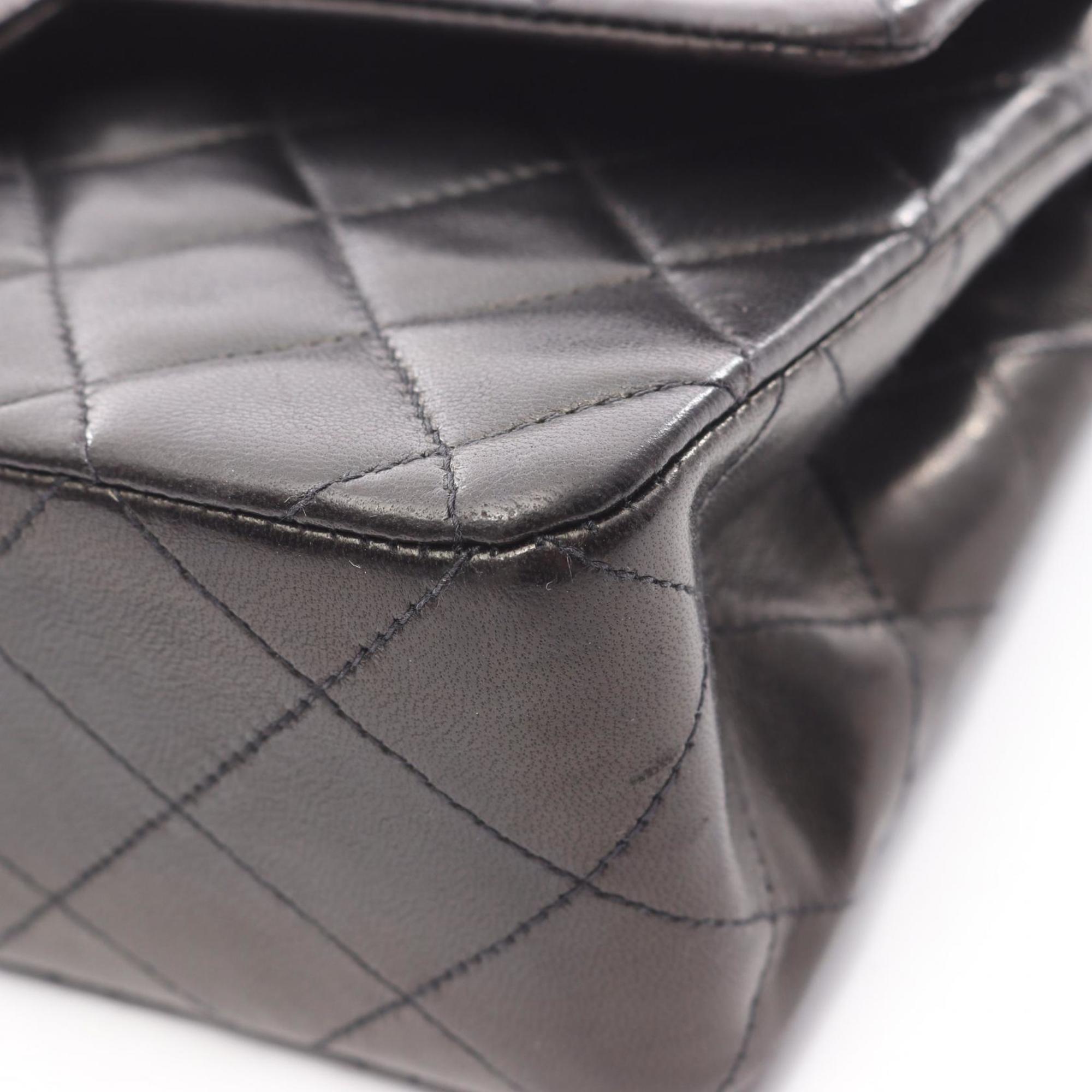 Chanel Black Leather Shoulder Bag (Pre-Owned)