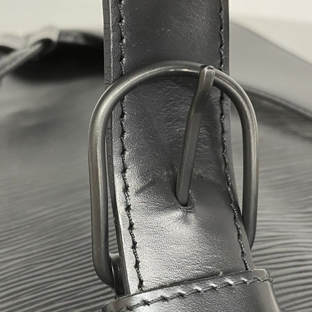 Louis Vuitton Noir Shoulder Bag (Pre-Owned)